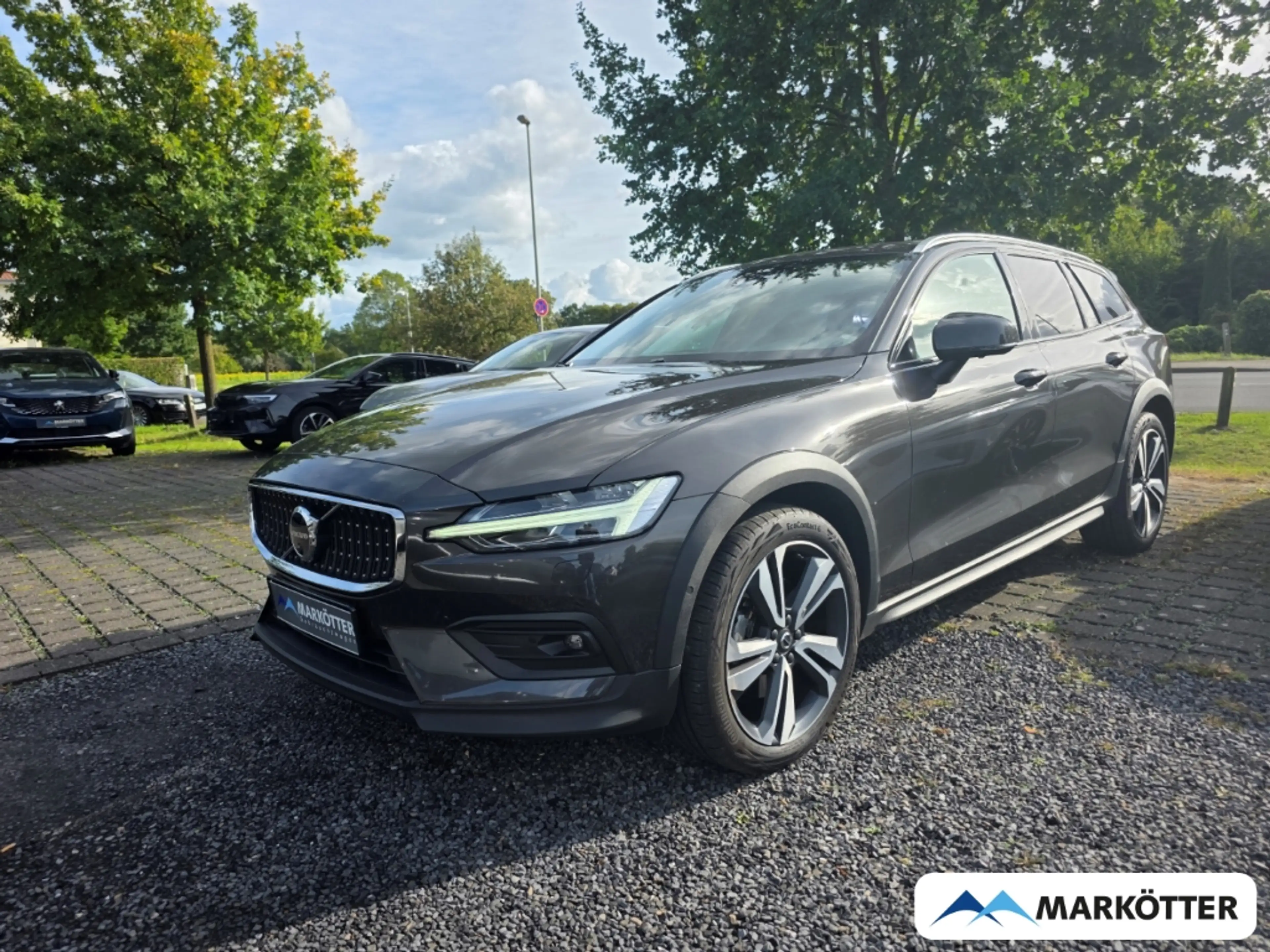 Volvo V60 Cross Country PLUS B4 AWD ACC/AHK/CAM/STHZ/PANO/SHZ/H&K