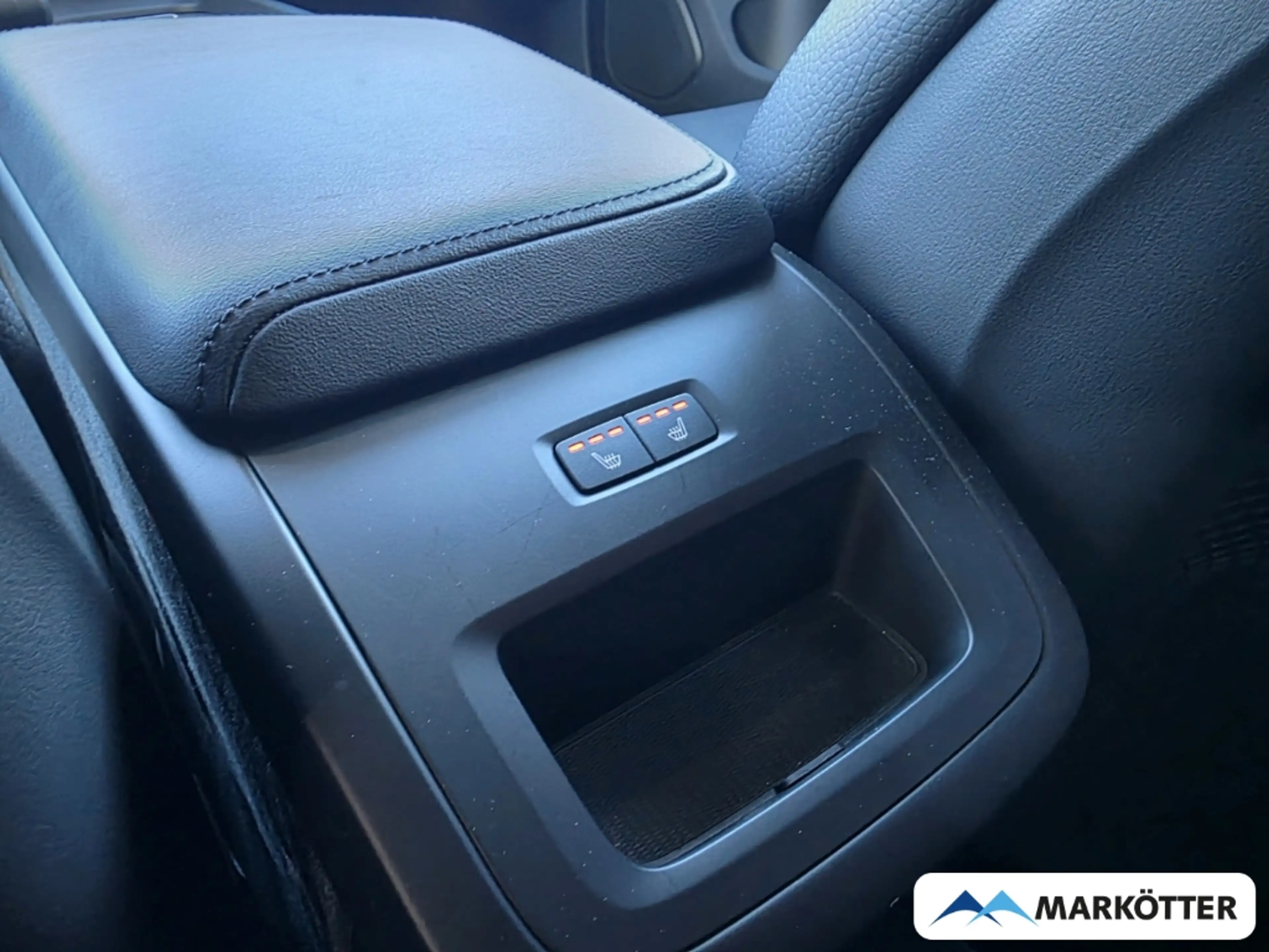 Volvo V60 Cross Country PLUS B4 AWD ACC/AHK/CAM/STHZ/PANO/SHZ/H&K — photo 8