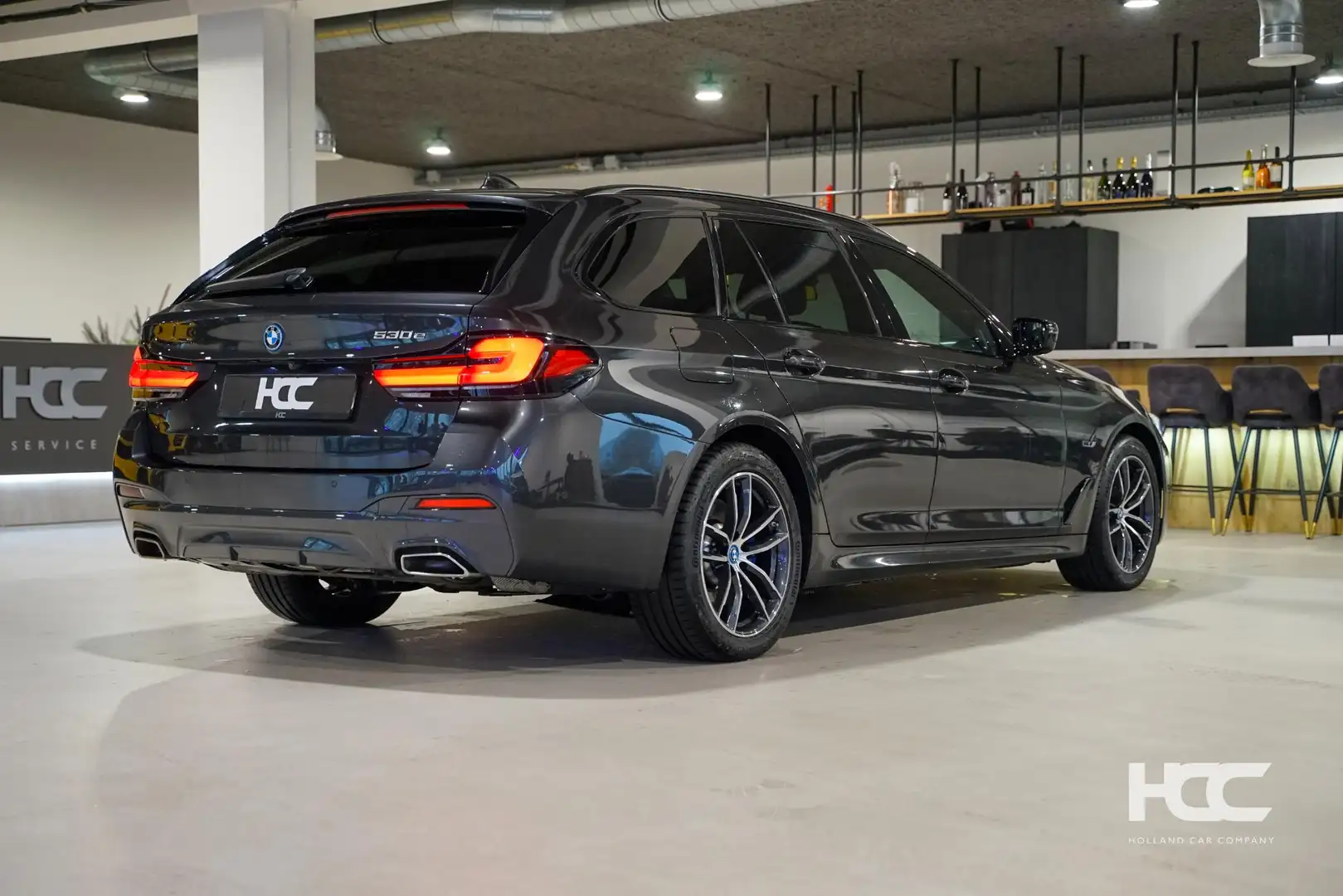 BMW 530 e Touring | M Sport | Pano | BTW | Facelift Grijs - 2