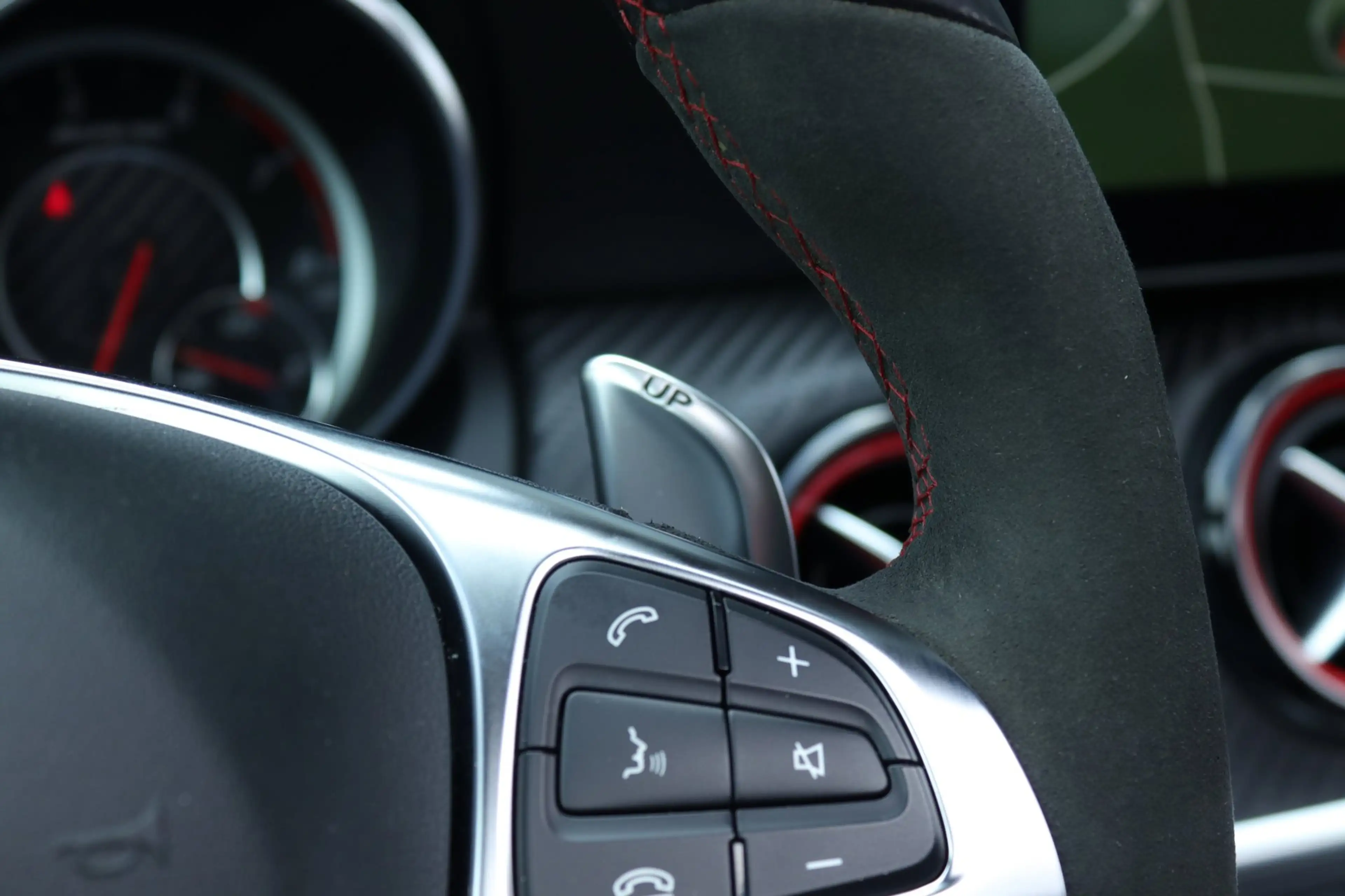 Mercedes-Benz A 45 AMG 4MATIC / Schaalstoelen / Pano / Carplay — photo 16