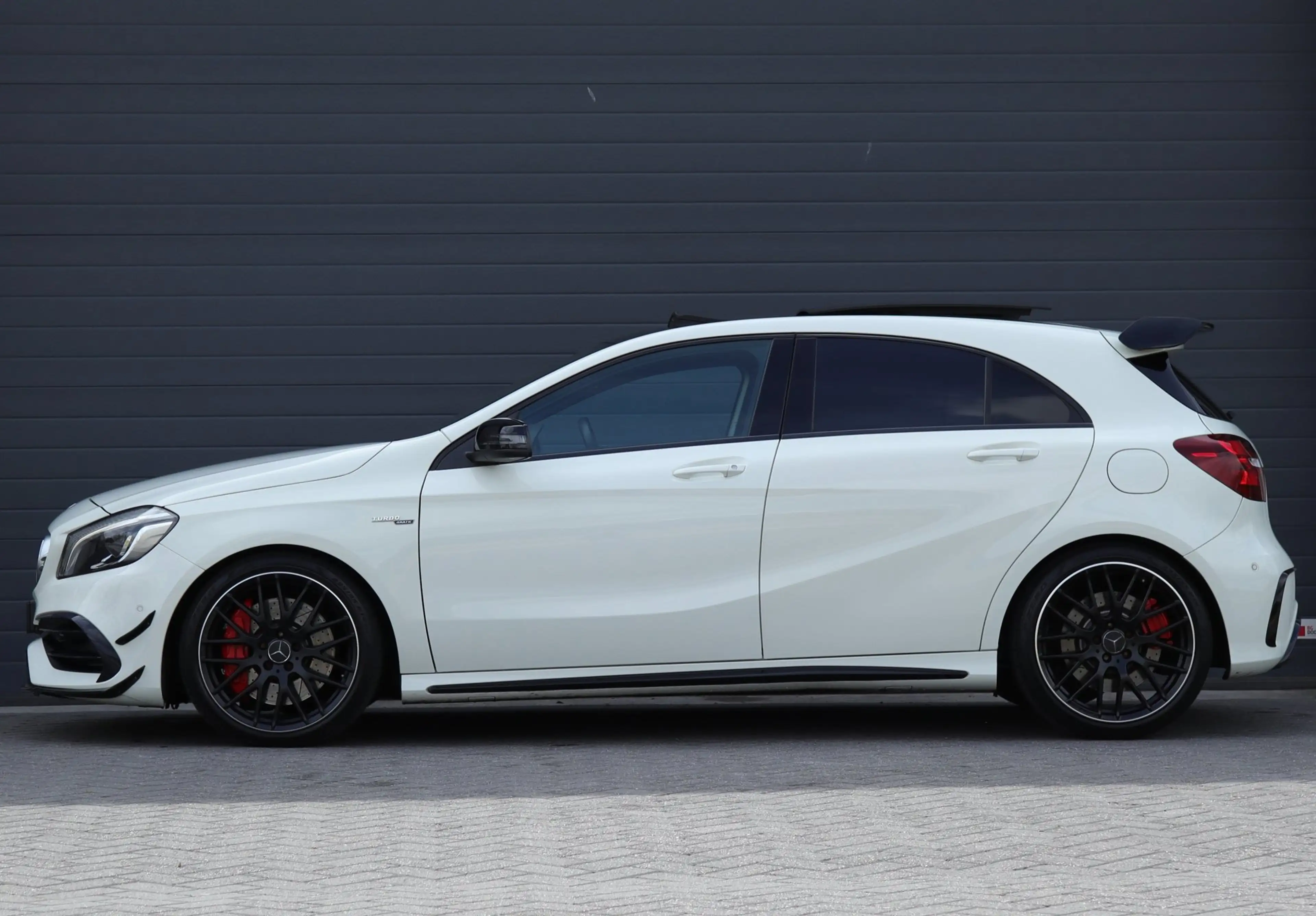 Mercedes-Benz A 45 AMG 4MATIC / Schaalstoelen / Pano / Carplay — photo 6