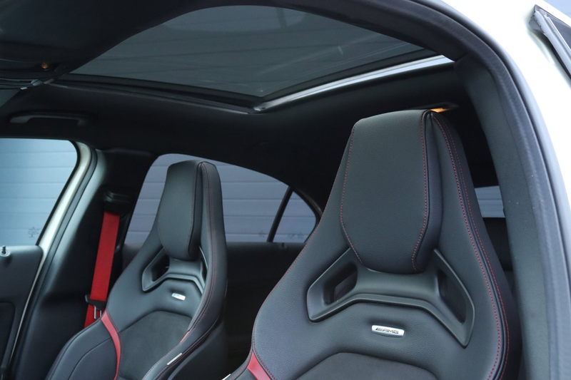 Mercedes-Benz A 45 AMG 4MATIC / Schaalstoelen / Pano / Carplay — photo 12