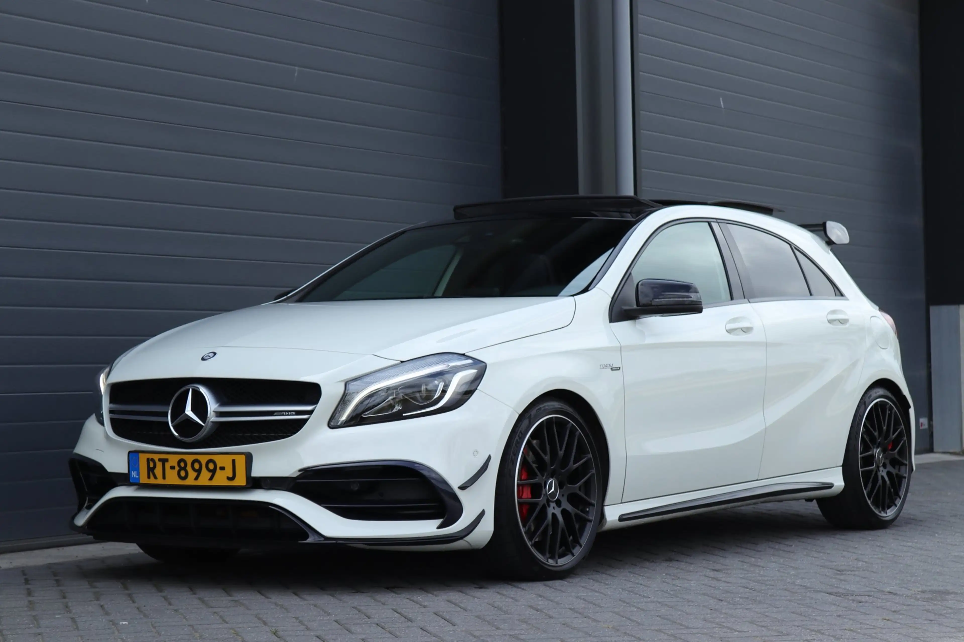 Mercedes-Benz A 45 AMG 4MATIC / Schaalstoelen / Pano / Carplay — photo 5