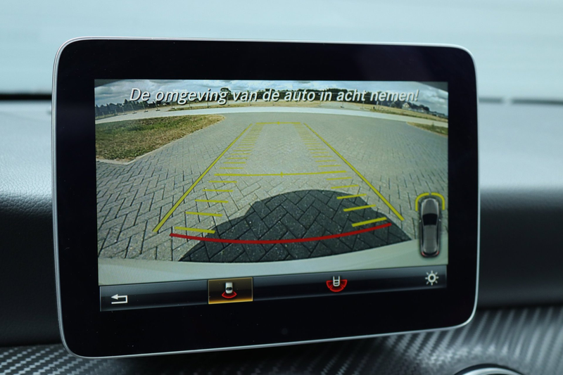 Mercedes-Benz A 45 AMG 4MATIC / Schaalstoelen / Pano / Carplay — photo 18
