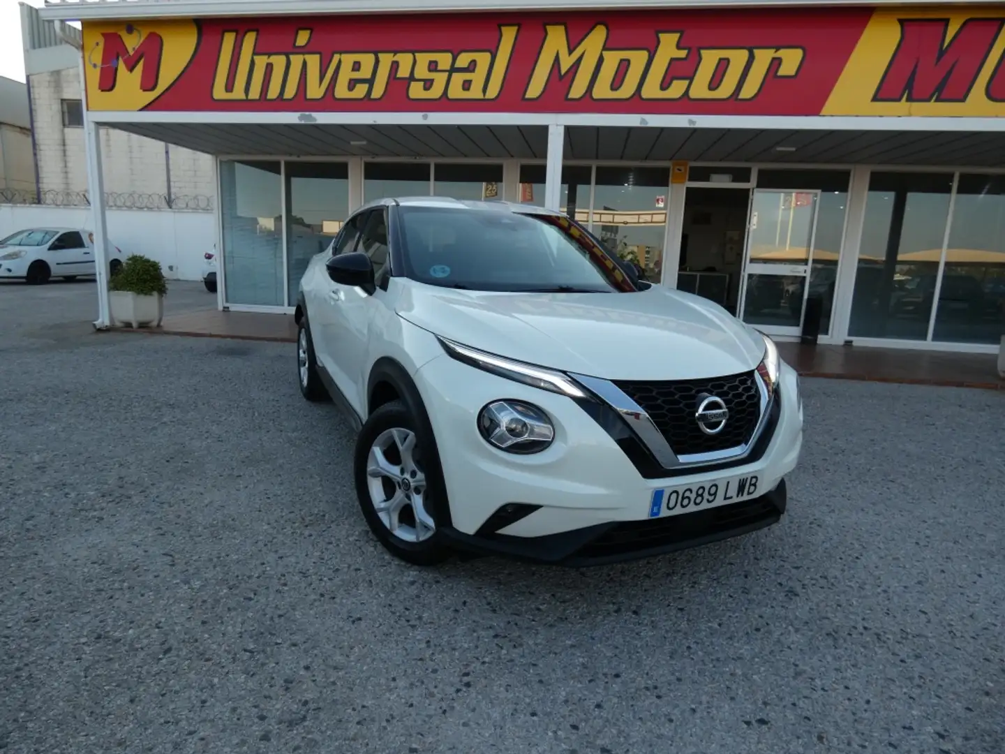 Nissan Juke 1.0 DIG-T N-Connecta 4x2 114 - 1