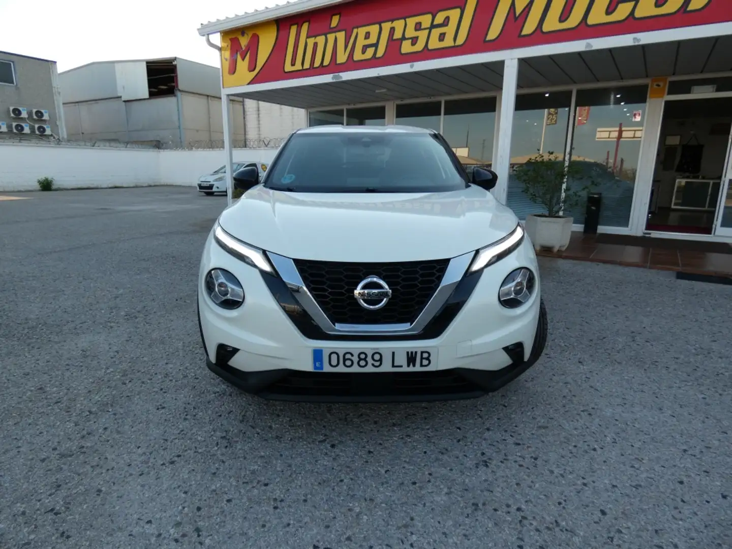 Nissan Juke 1.0 DIG-T N-Connecta 4x2 114 - 2