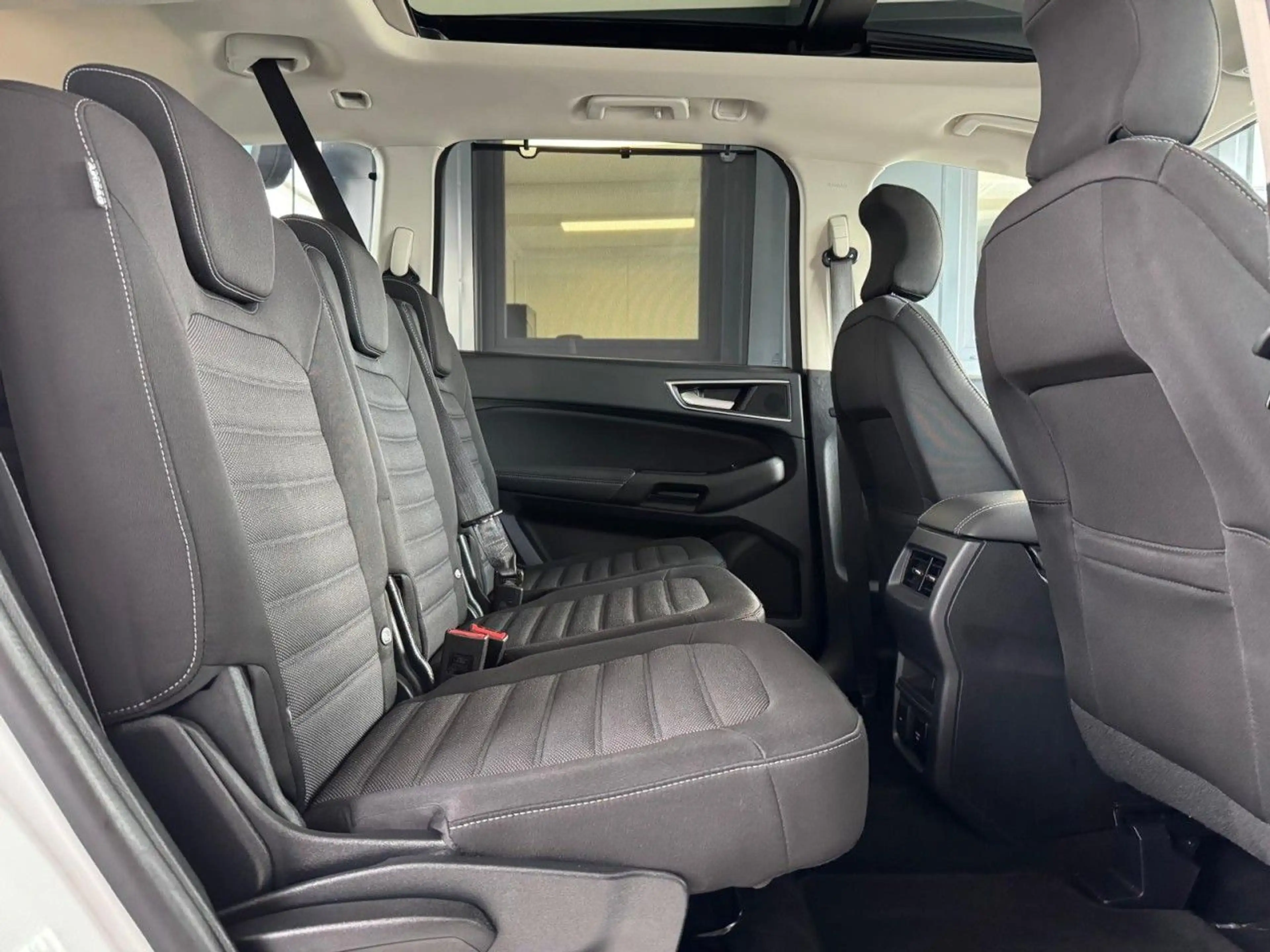 Ford Galaxy 2.0 EcoBlue AUTO,7-SITZER,AHK,LED,WINTERP — photo 8