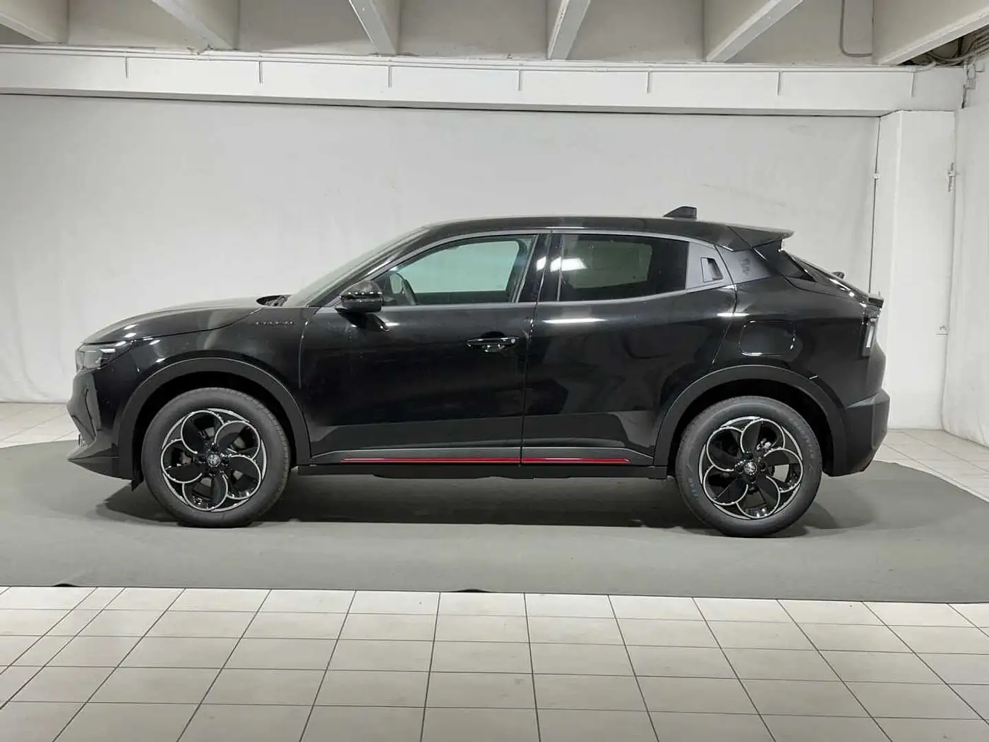 Alfa Romeo Junior 1.2 145 CV Hybrid eDCT6 Speciale Nero - 2