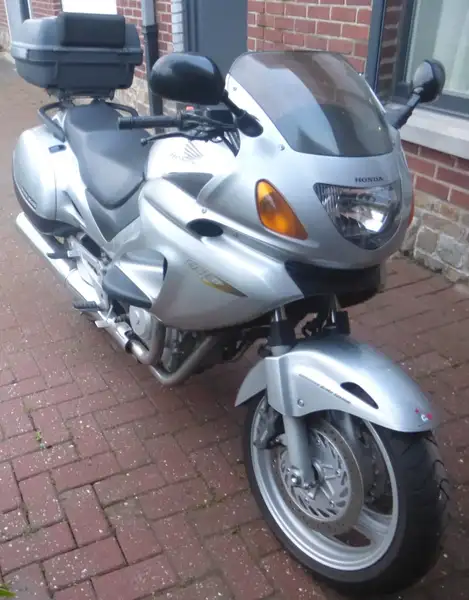 Honda NT 650 - foto 3