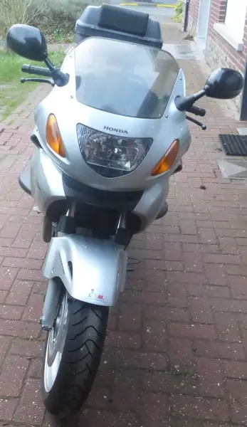 Honda NT 650 - foto 2