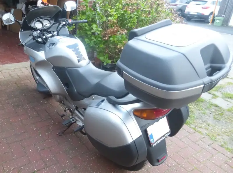 Honda NT 650 - foto 6