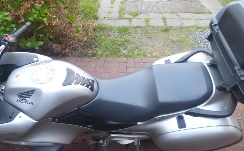 Honda NT 650 - foto 8