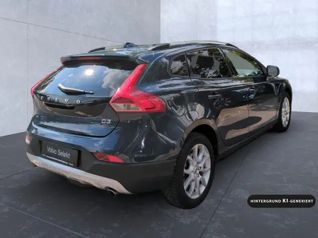 Volvo V40 Cross Country view 7