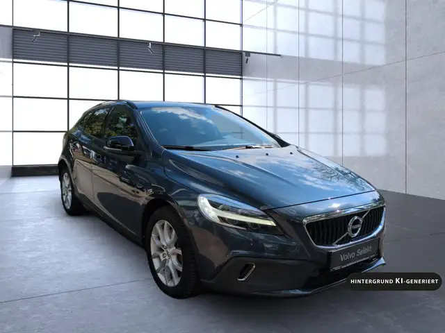 Volvo V40 Cross Country view 8