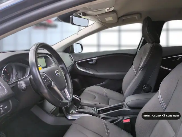 Volvo V40 Cross Country view 13