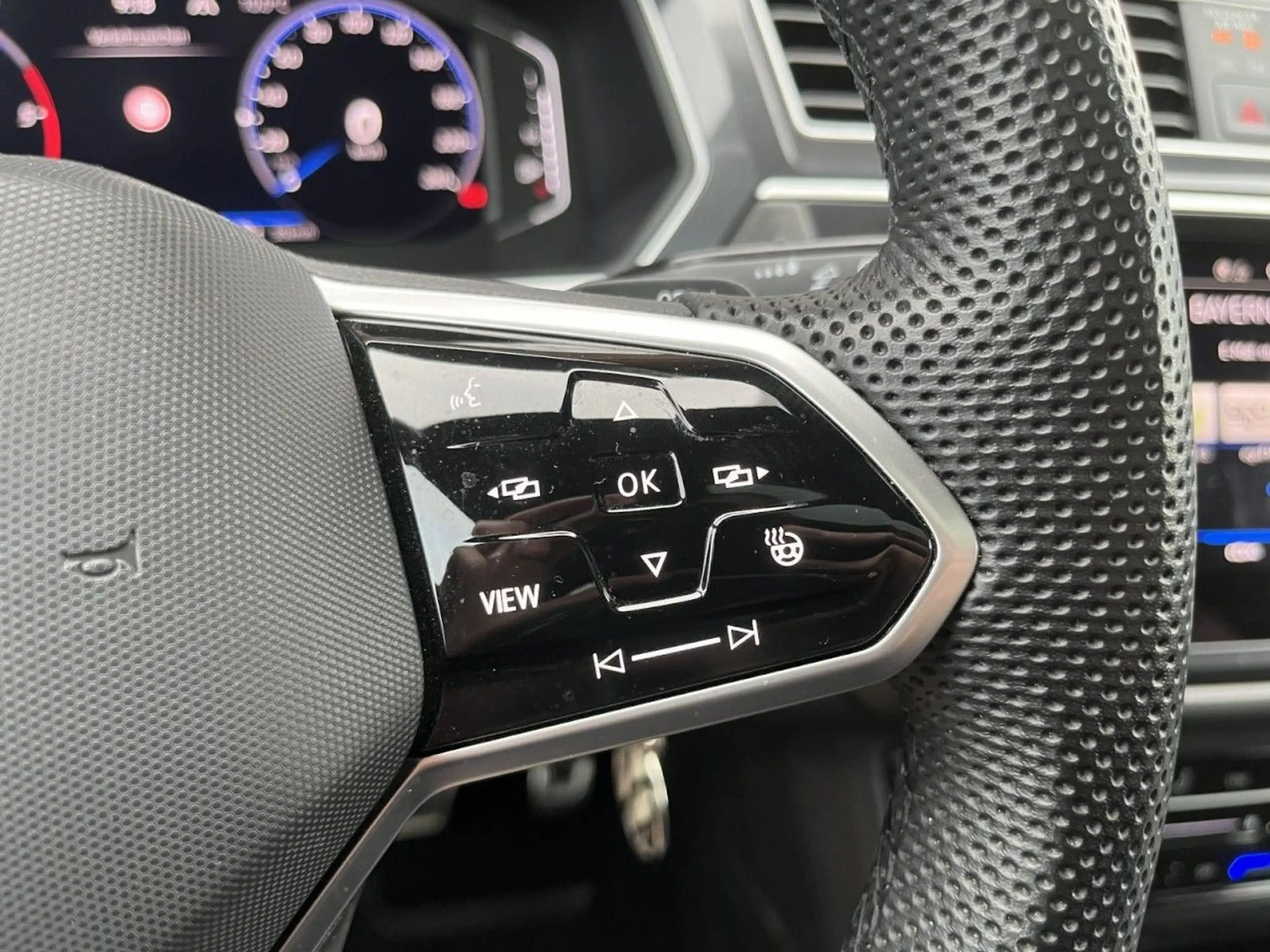 Volkswagen Tiguan Allspace 2,0 TDI DSG 4Motion R-Line Black — photo 15