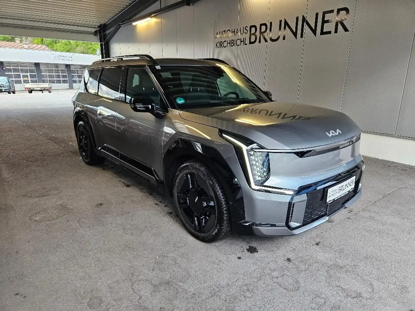 Kia EV9 AWD 99.8kWh GT-Line Aut. Grau - 2
