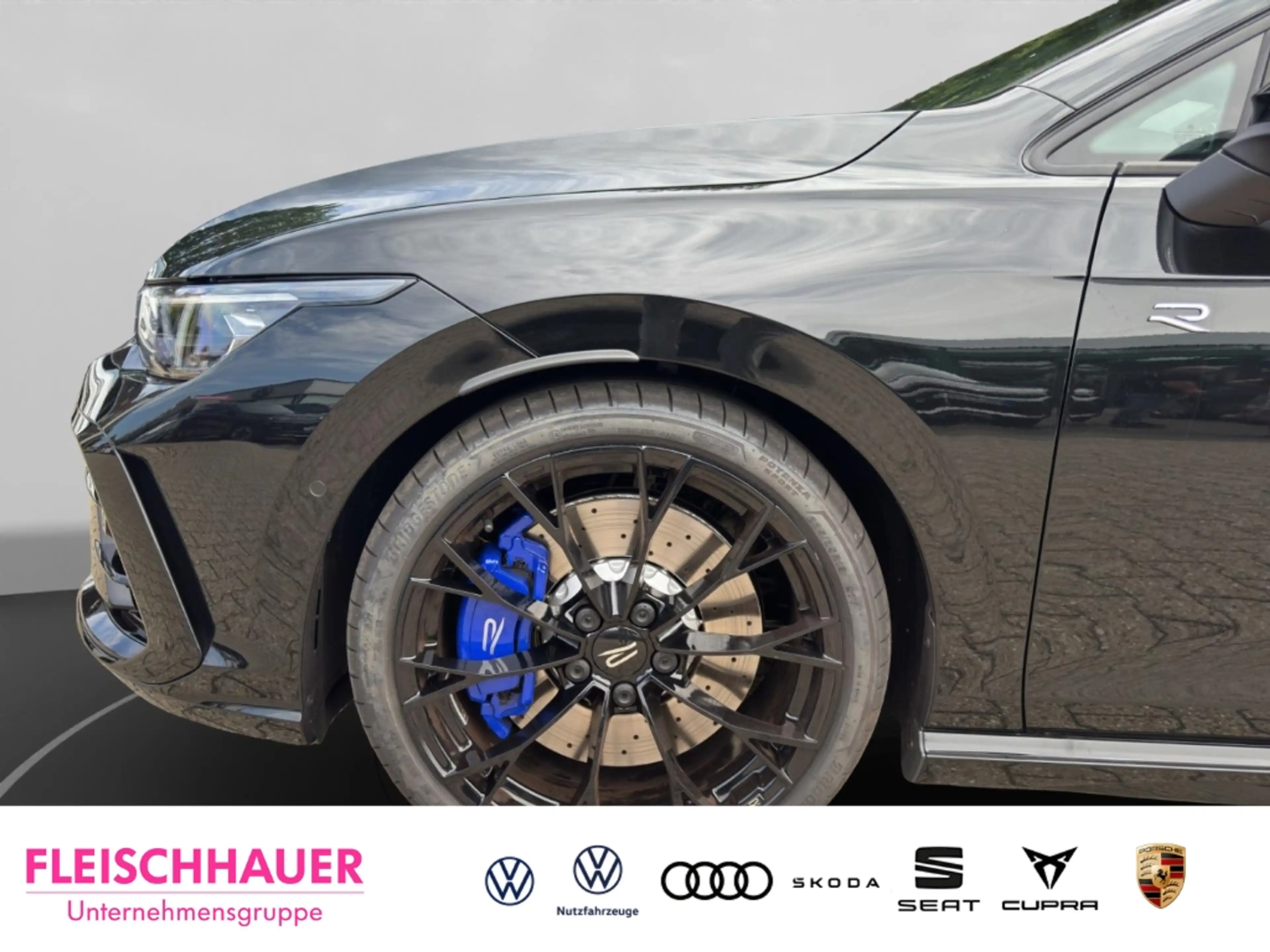 Volkswagen Golf R VIII 2.0 TSI Black Edition 4Motion AD Pano Navi Ak — photo 14