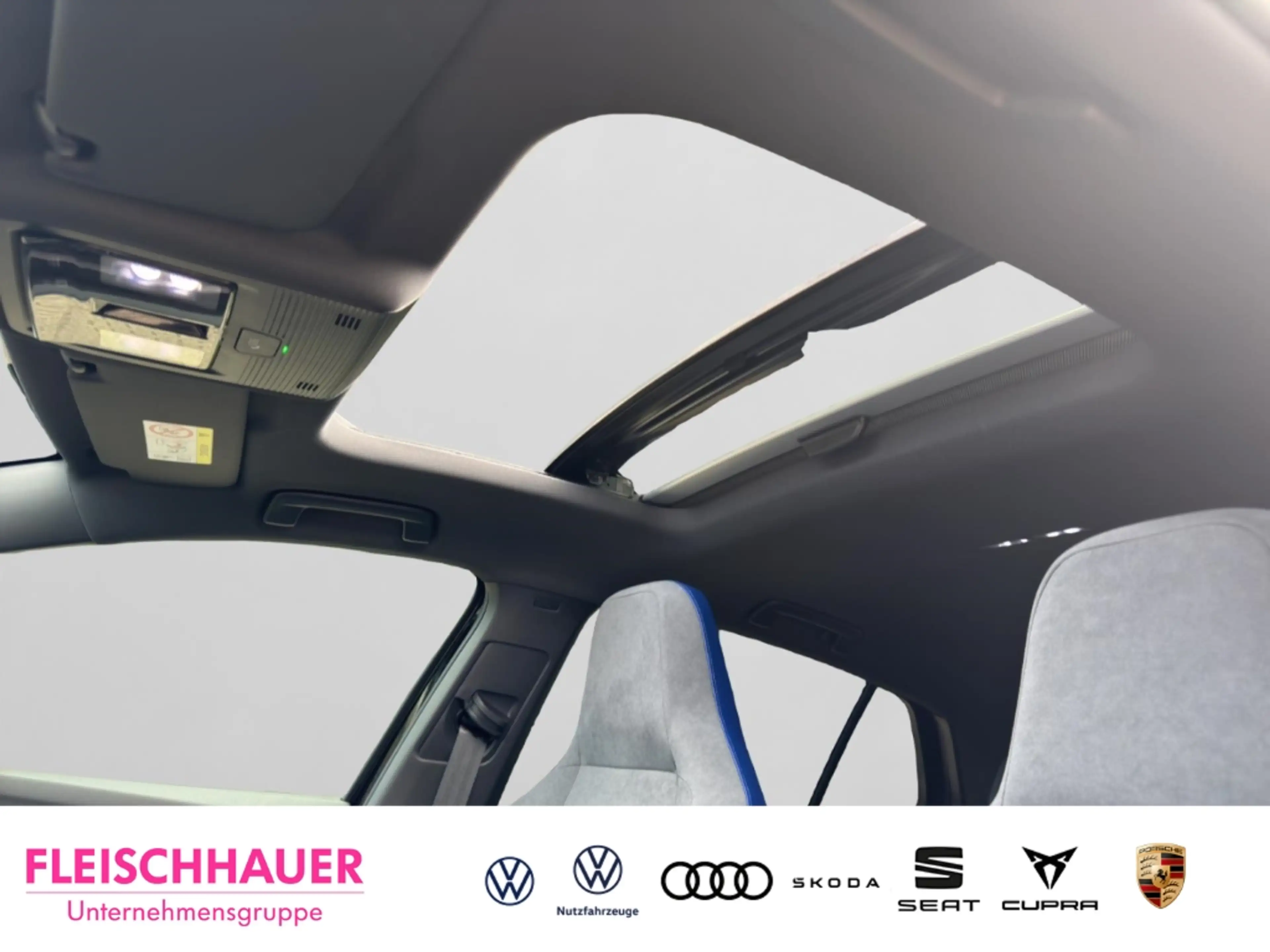 Volkswagen Golf R VIII 2.0 TSI Black Edition 4Motion AD Pano Navi Ak — photo 15