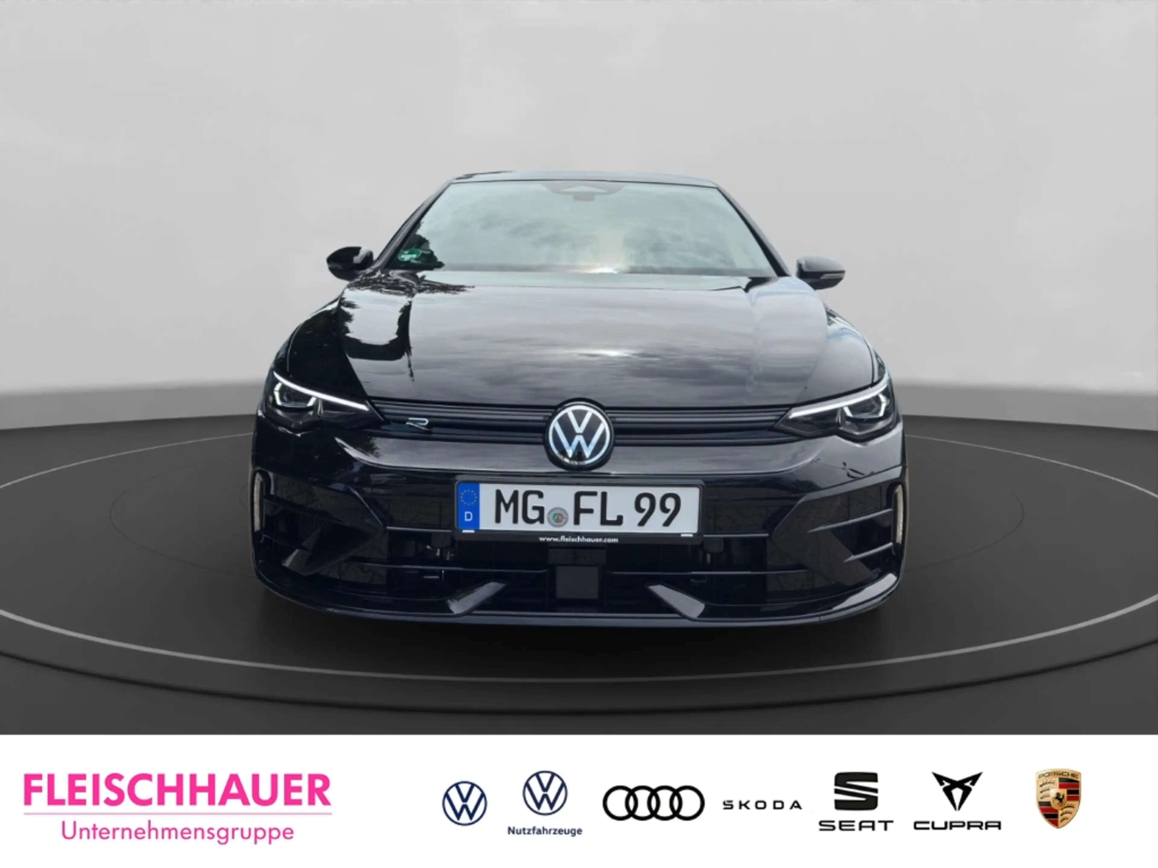 Volkswagen Golf R VIII 2.0 TSI Black Edition 4Motion AD Pano Navi Ak — photo 2