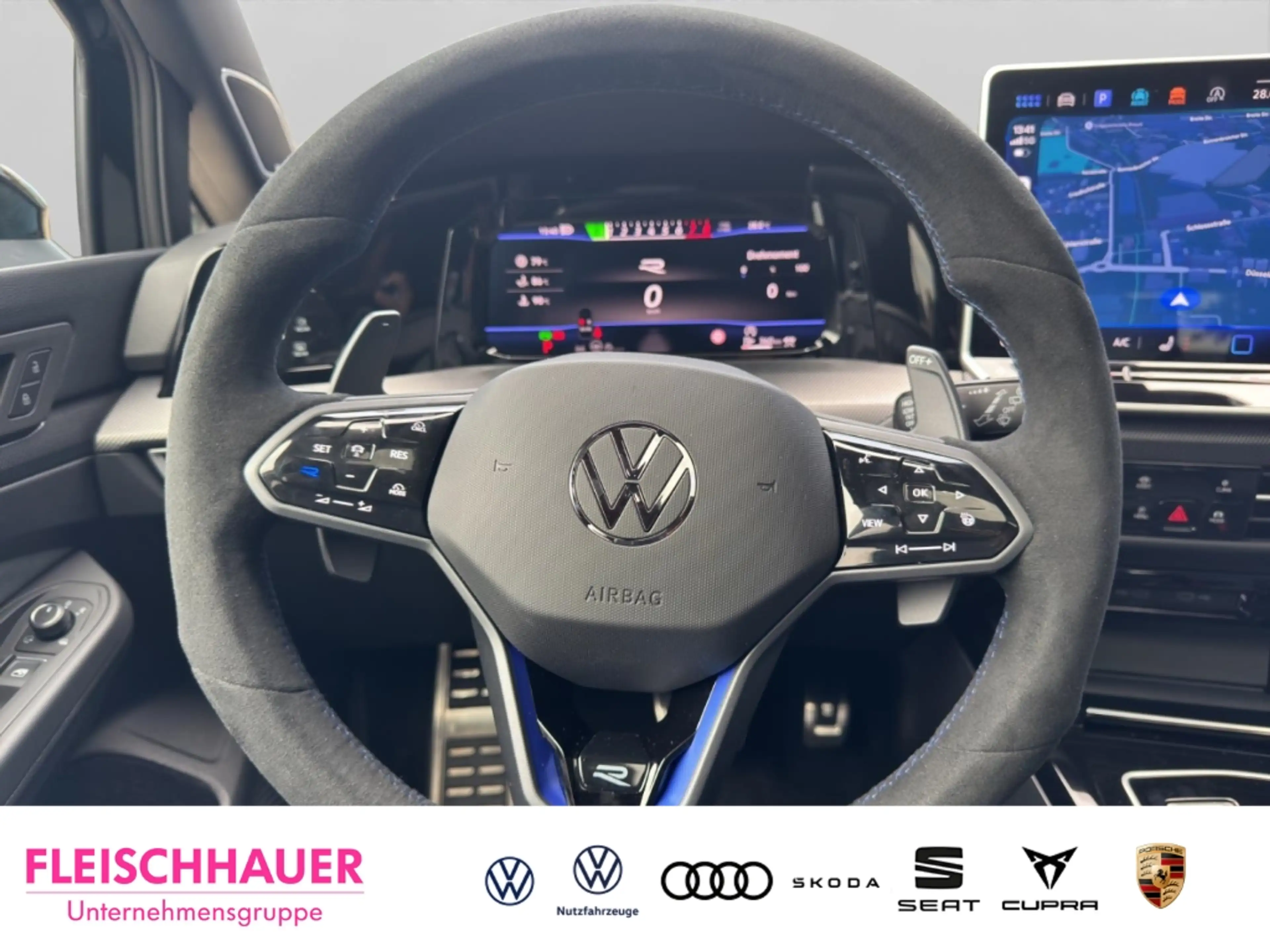 Volkswagen Golf R VIII 2.0 TSI Black Edition 4Motion AD Pano Navi Ak — photo 8
