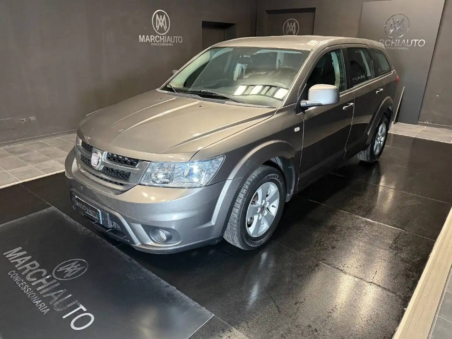 Fiat Freemont 2.0 Multijet 140 CV - 7 Posti Gris - 1