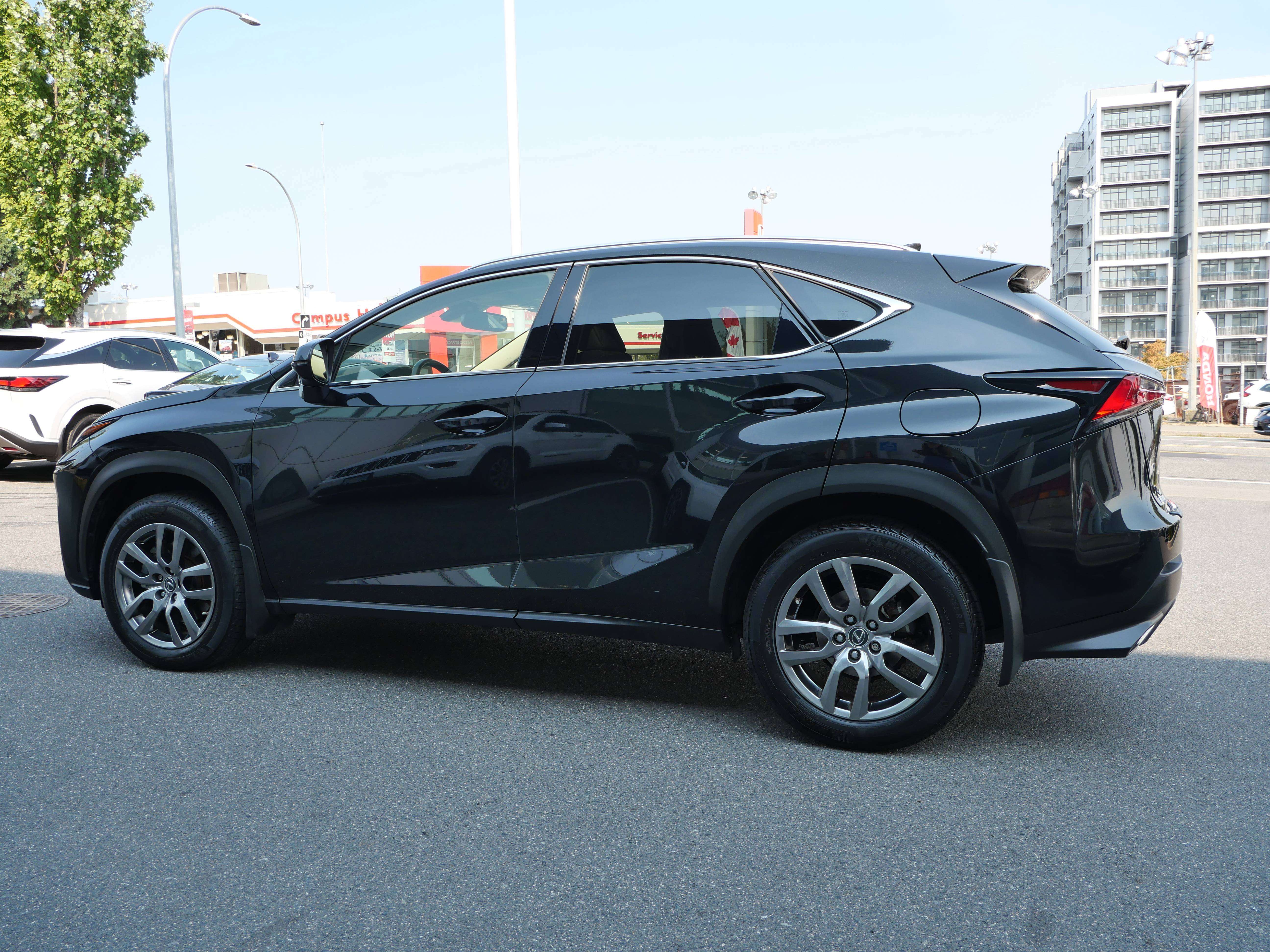 2021 Lexus NX 300 AWD | Premium Package | No Accident | 1 Owner — снимка 1