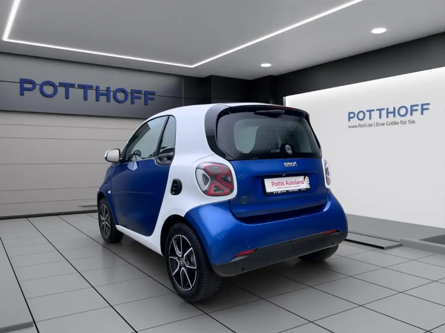 smart forTwo Coupe EQ PASSION PANO SITZHZG LED PDC Weiß - 2