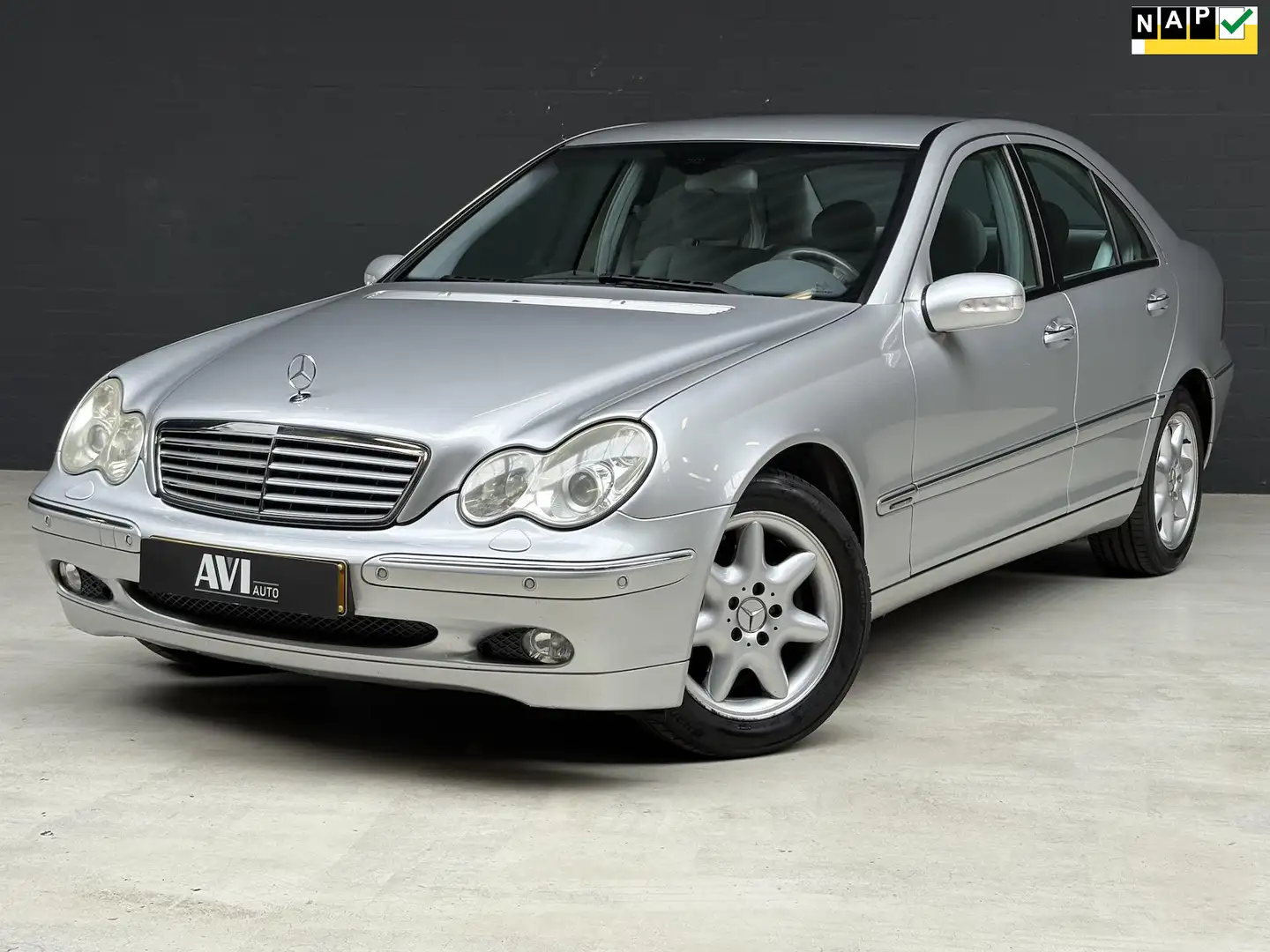 Mercedes-Benz C 180 K. Elegance 2e Eigenaar Lage KM NAP Gris - 1
