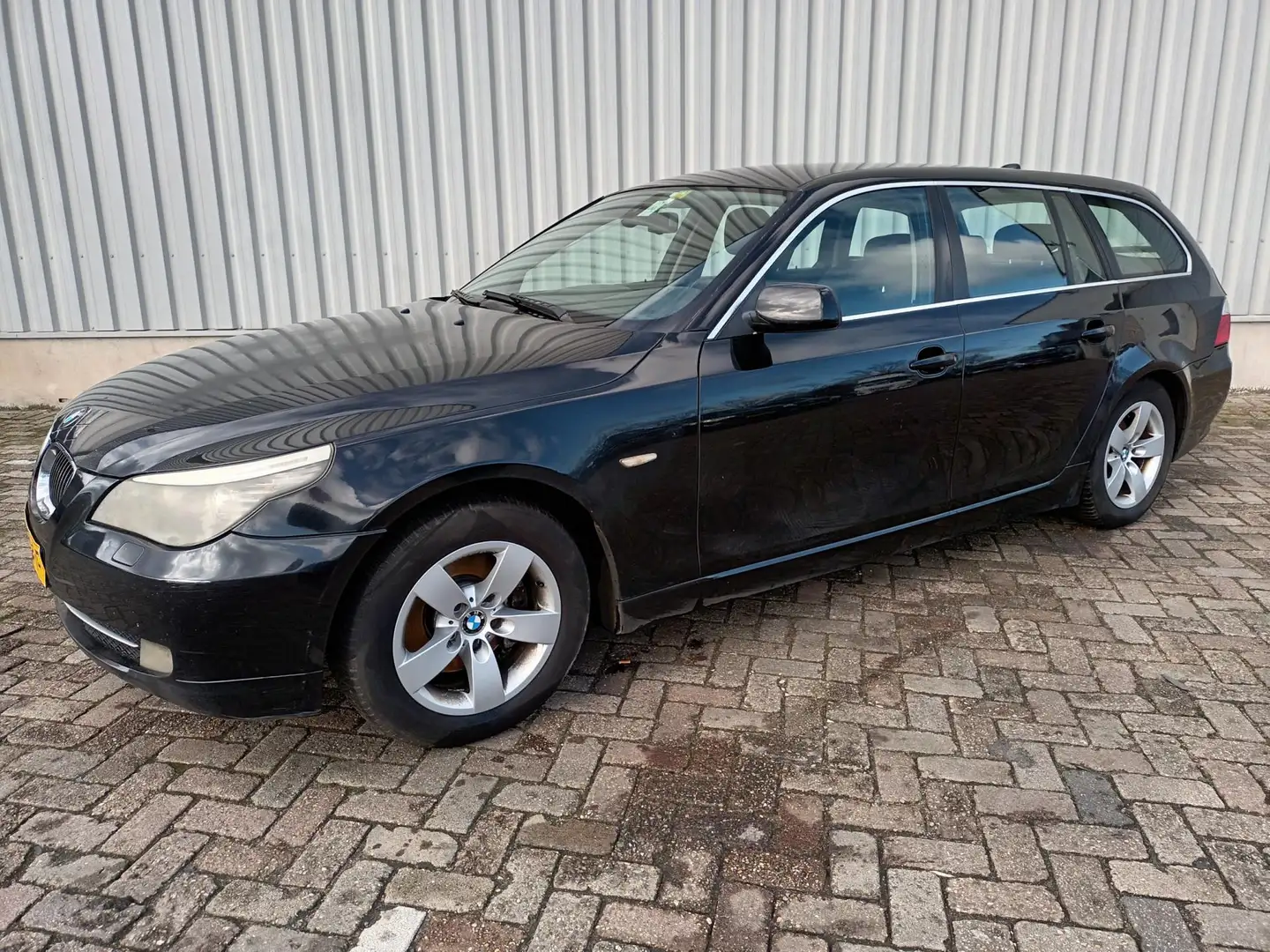 BMW 523 5-serie Touring 523i Business Line - Start Niet Zwart - 2