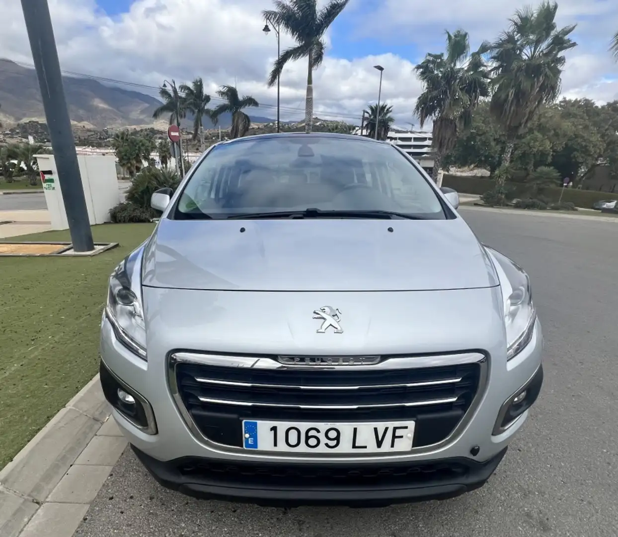 Peugeot 3008 1.6 BlueHDi Crossway 120 Gris - 1