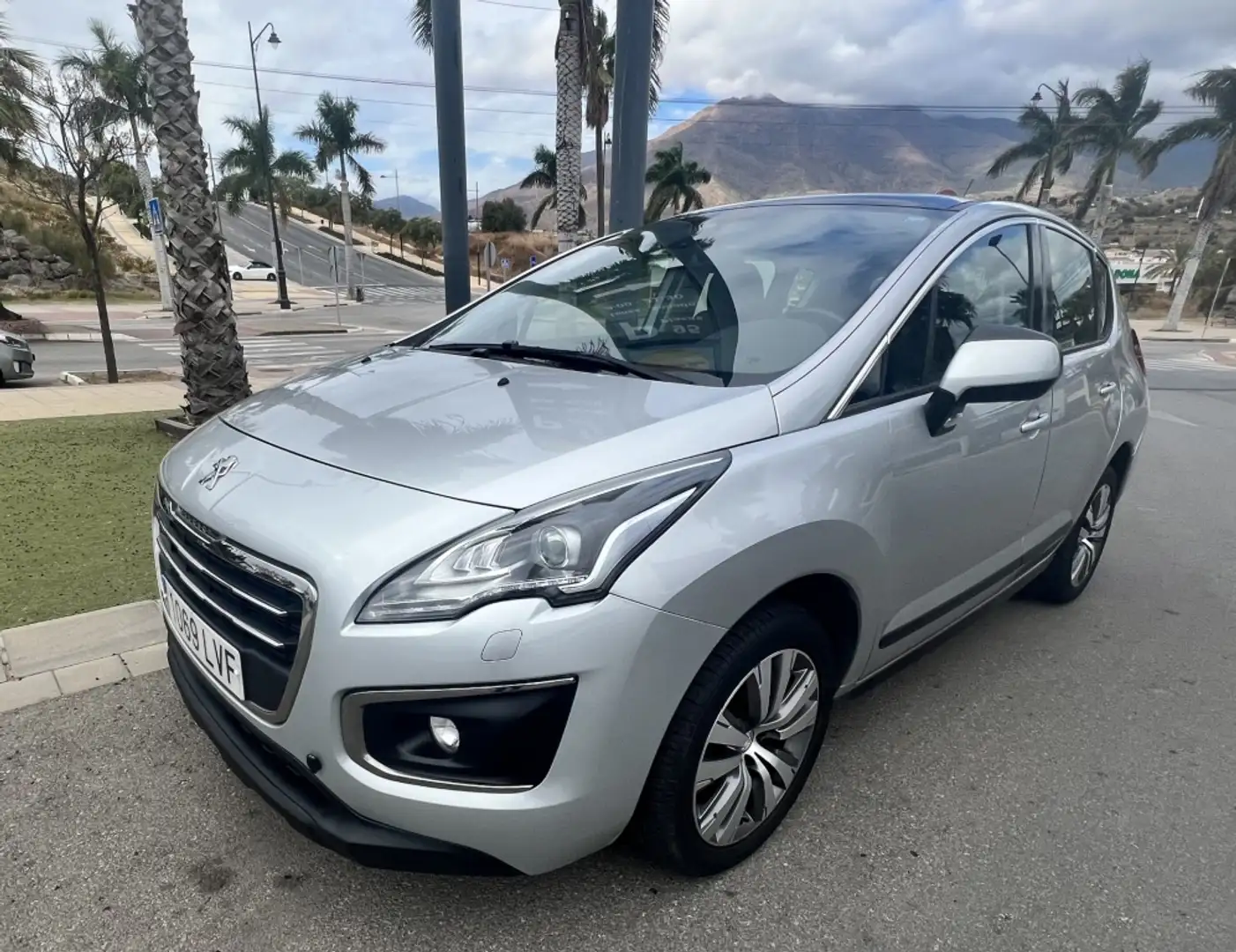 Peugeot 3008 1.6 BlueHDi Crossway 120 Gris - 2