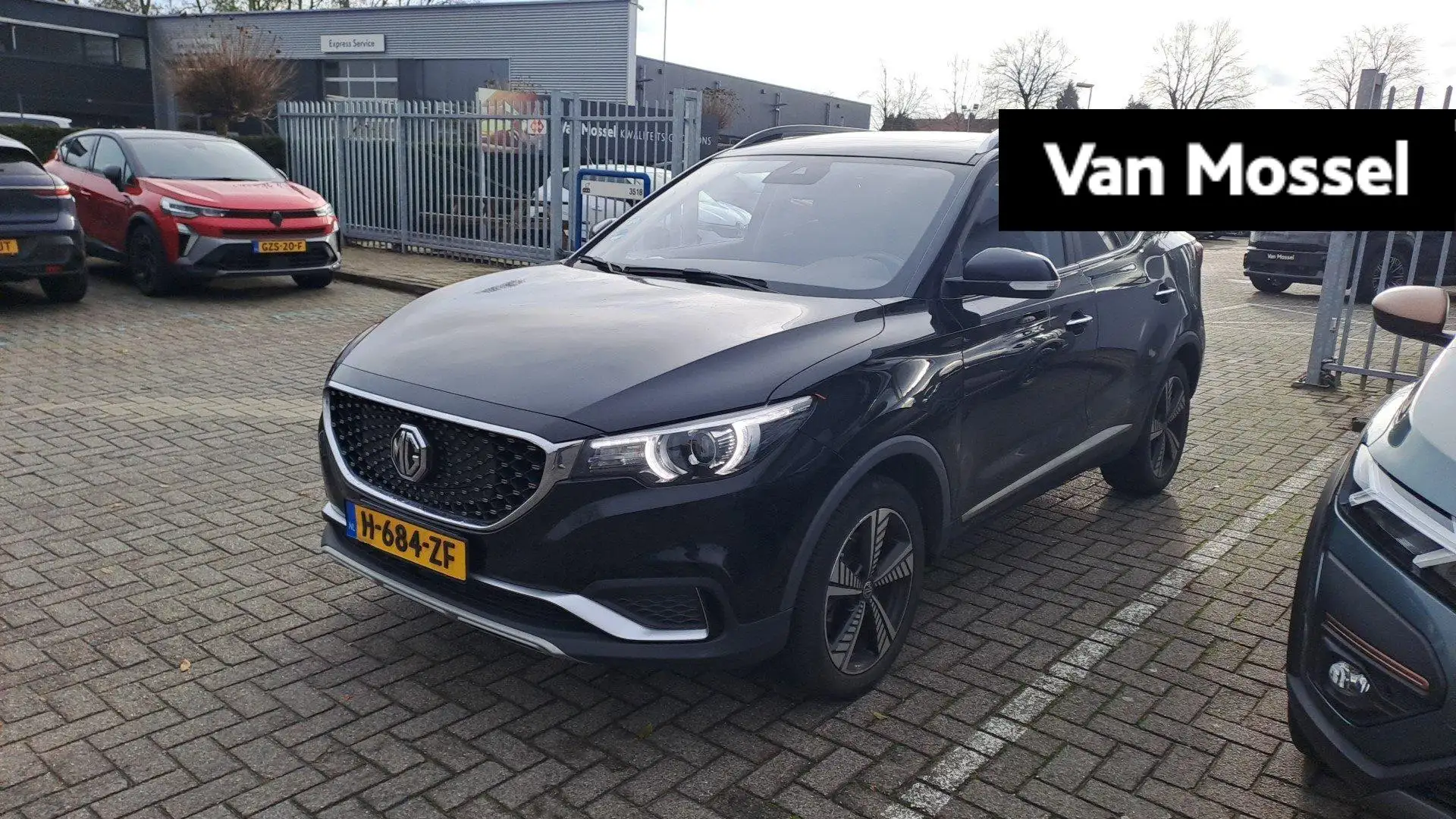 MG ZS EV Luxury 45 kWh | Panoramadak | Apple Carplay | C Noir - 1