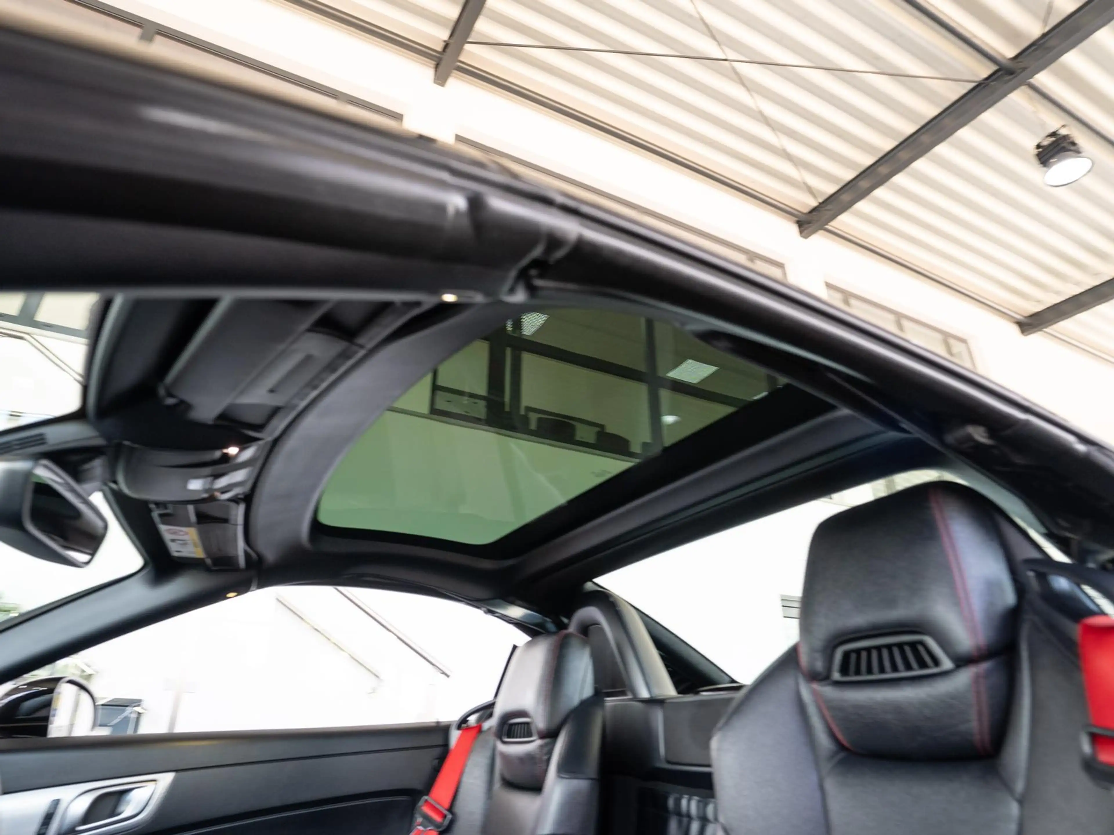 Mercedes-Benz SLC 200 9G-Tronic *AMG*PANO*PDC*AIRSCARF*LEDER* — photo 12