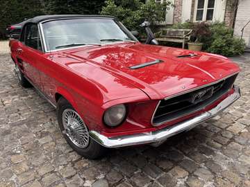 v8 Handgeschakeld Cabrio