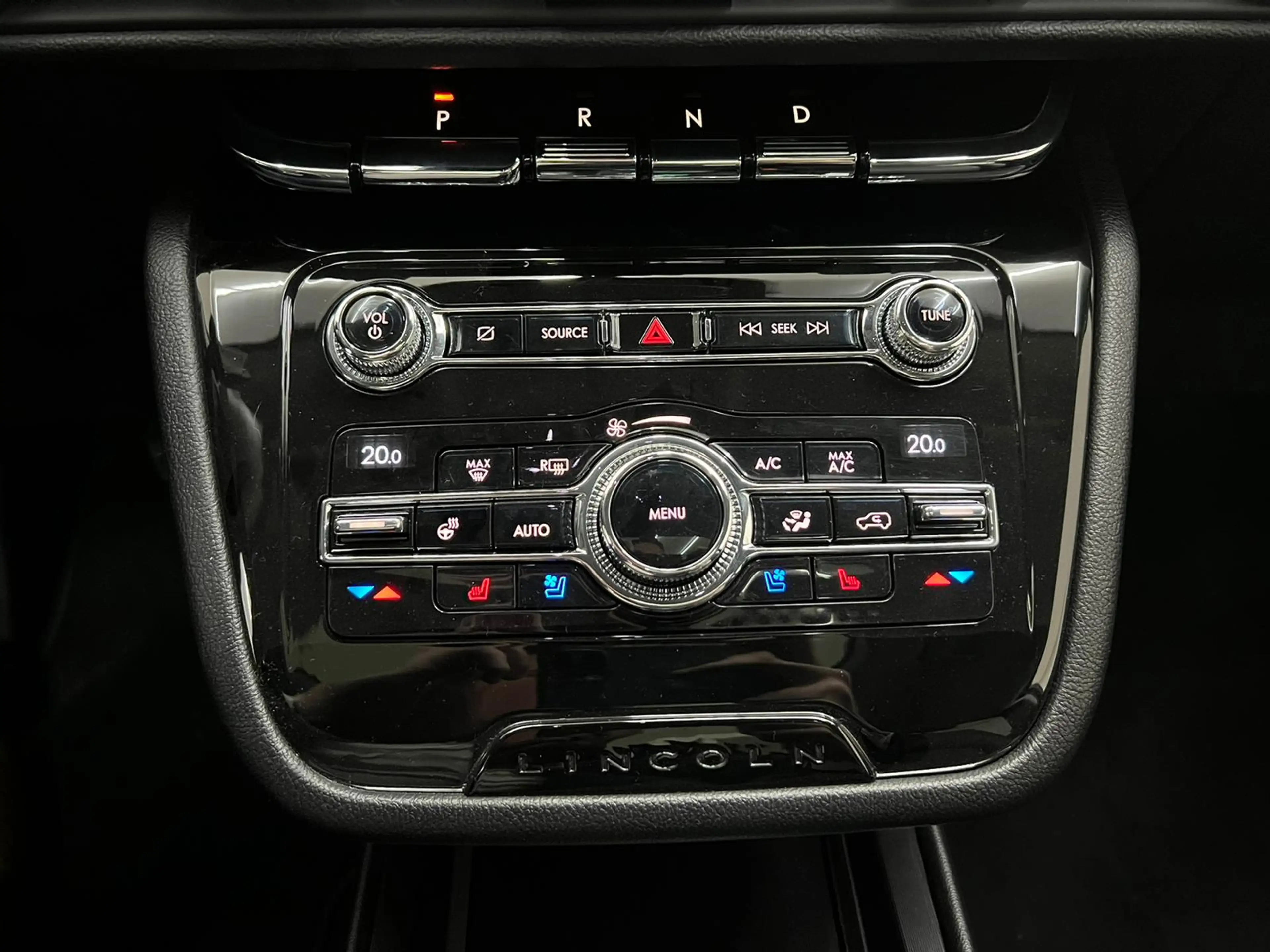 Lincoln Corsair 2.0T Reserve — photo 8