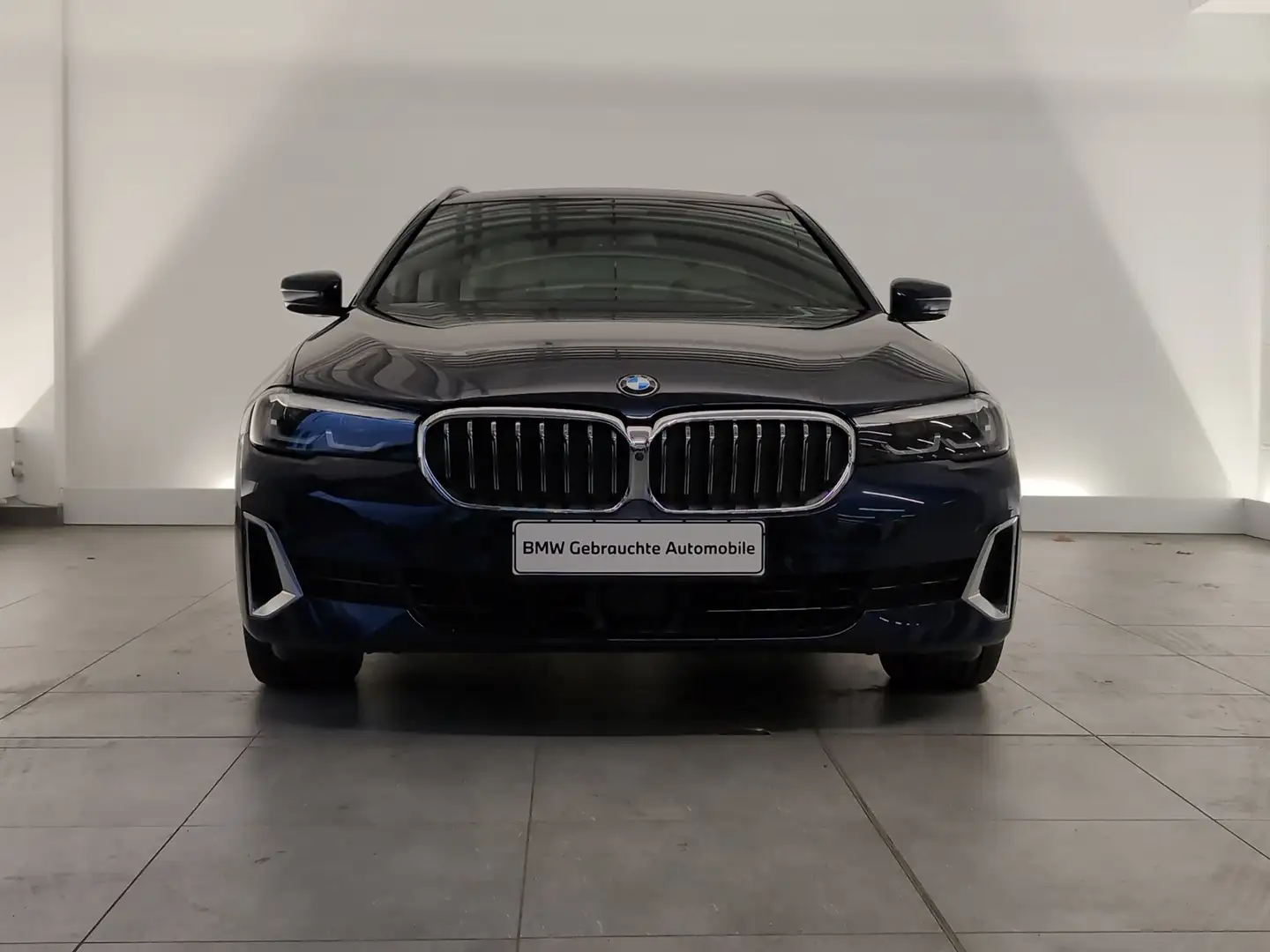 BMW 530 d xDrive Touring Luxury Line DAB/Pano/H&K DAB/Pano Blau - 2