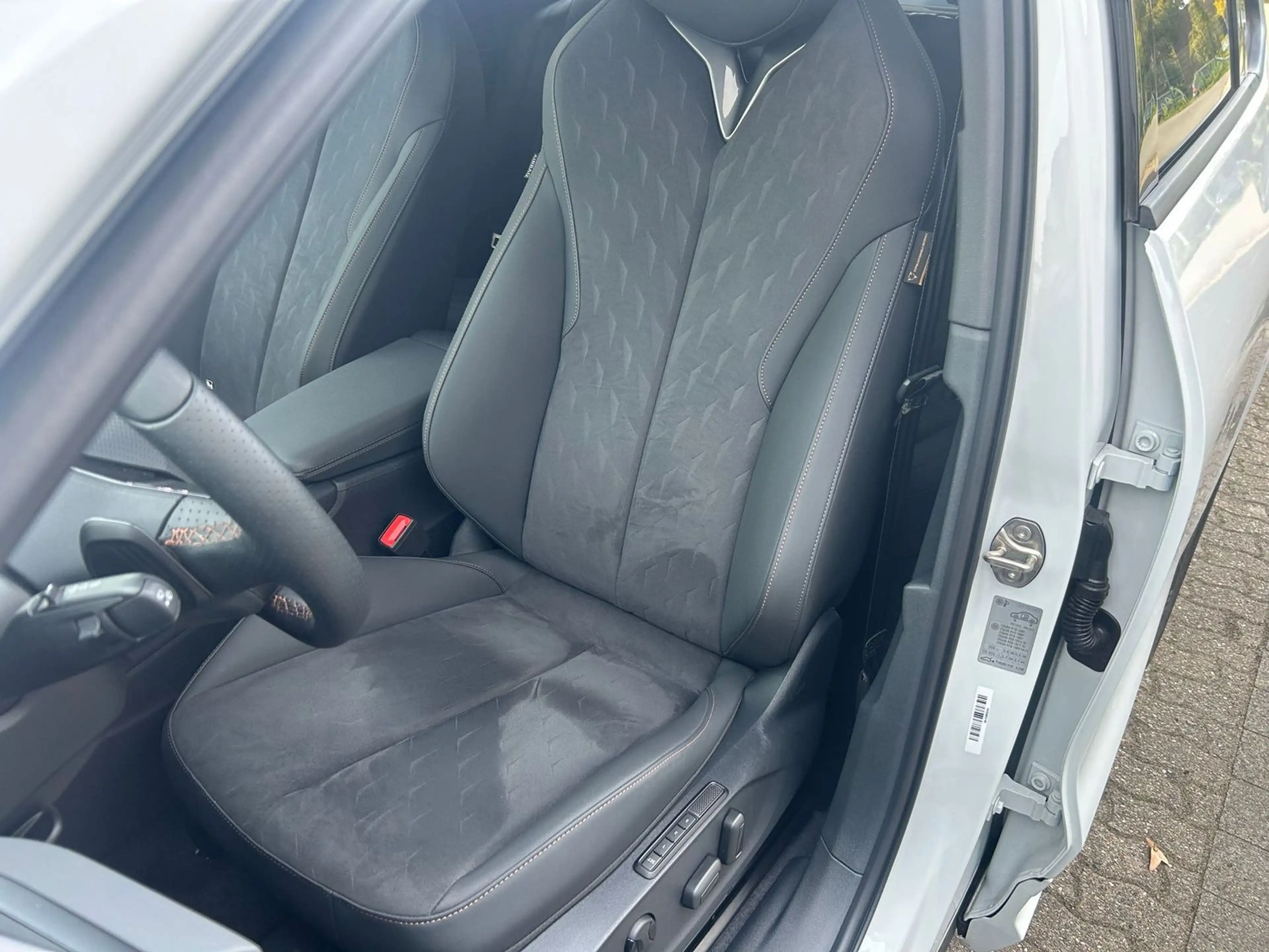 CUPRA Terramar 1.5 eTSI DSG *HEADUP*NAVI*LED*4SEASON*SHZ*KAMERA* — photo 9
