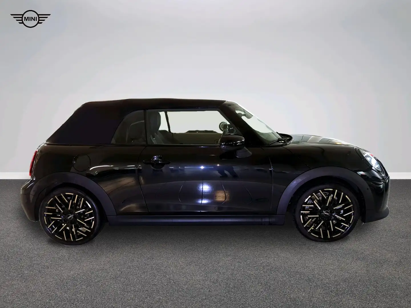 MINI Cooper C Cabrio Favoured Trim Schwarz - 2