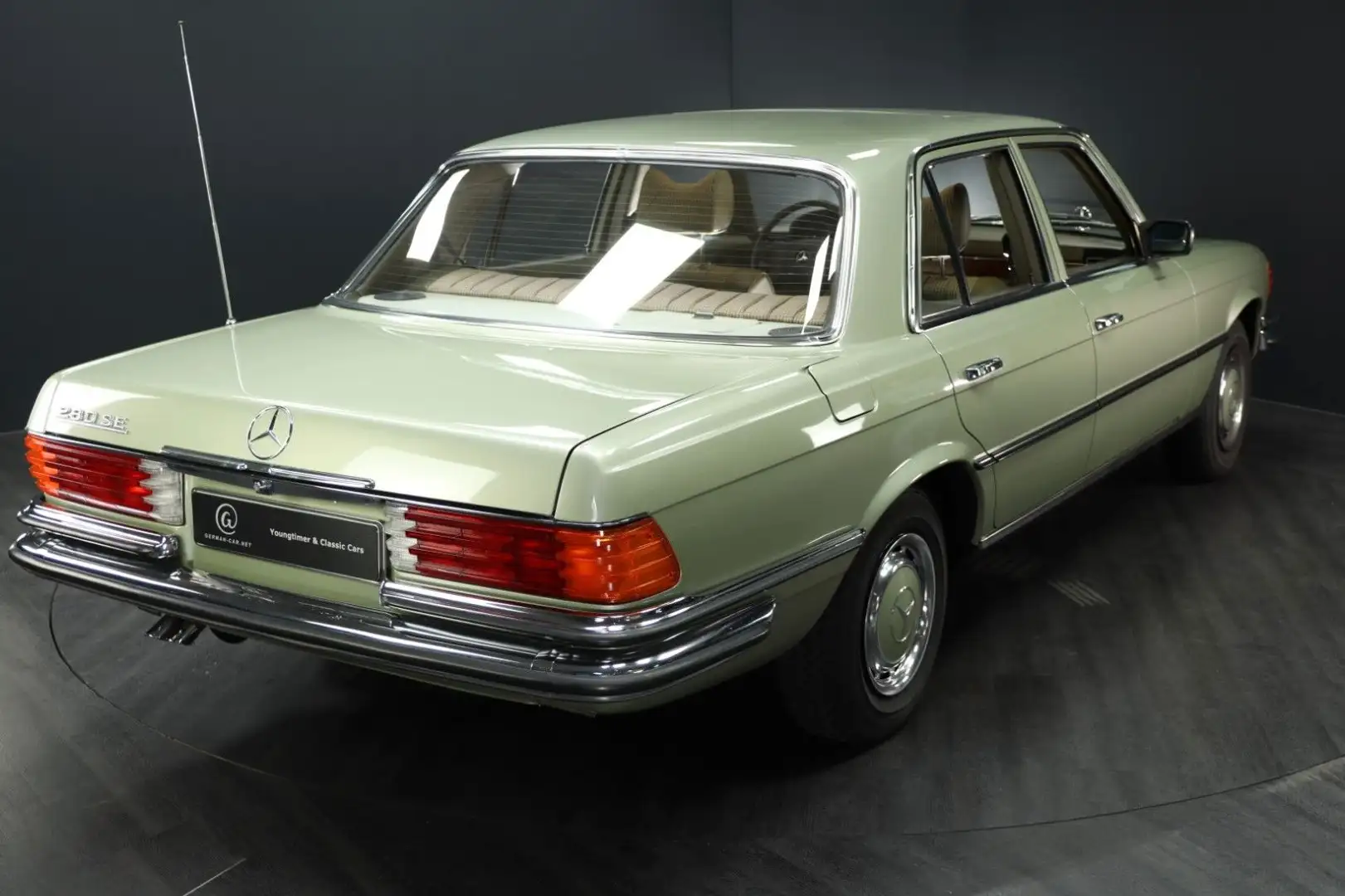 Mercedes-Benz 280 SE Autom., 2. Hd., ESSD, Historie, wenig km Zelená - 2