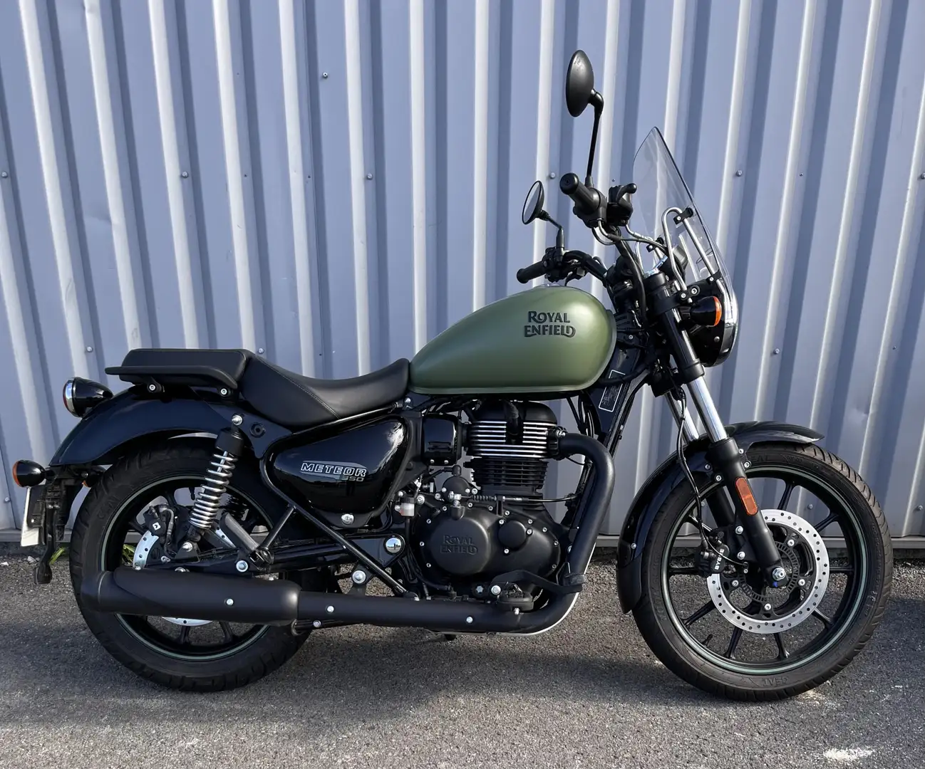 Royal Enfield Meteor 350 Vert - 1