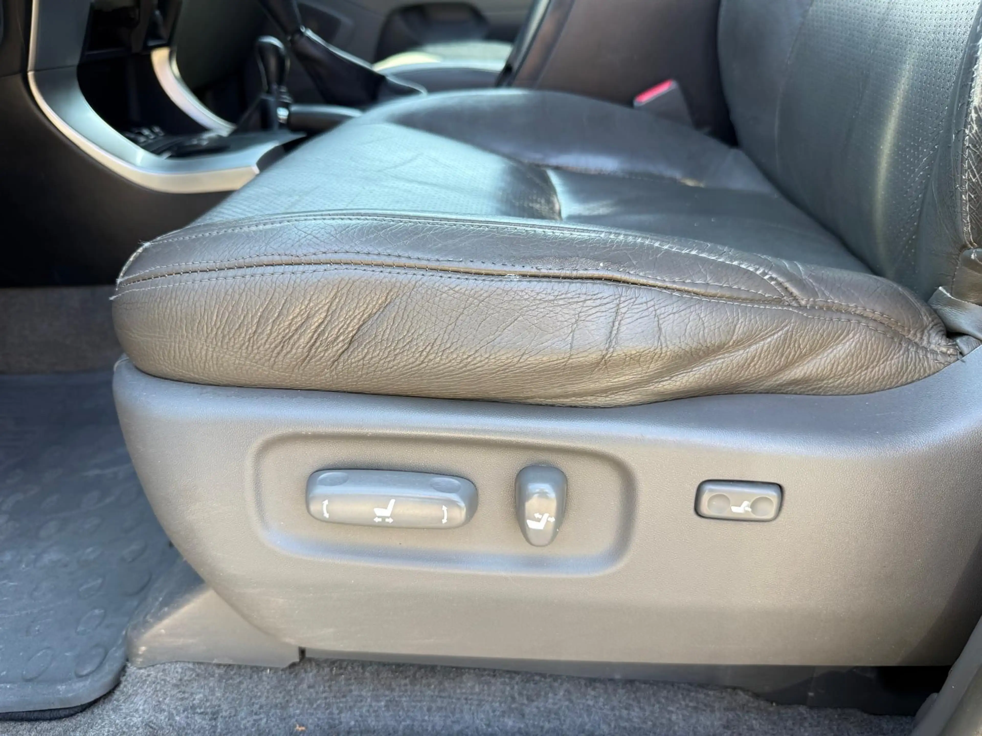 Toyota Land Cruiser 3.0 D-4D SX Window Van Aut. 4WD Clima Cruisecontr. — photo 14