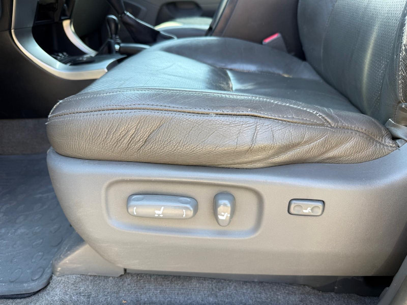 Toyota Land Cruiser 3.0 D-4D SX Window Van Aut. 4WD Clima Cruisecontr. — photo 14