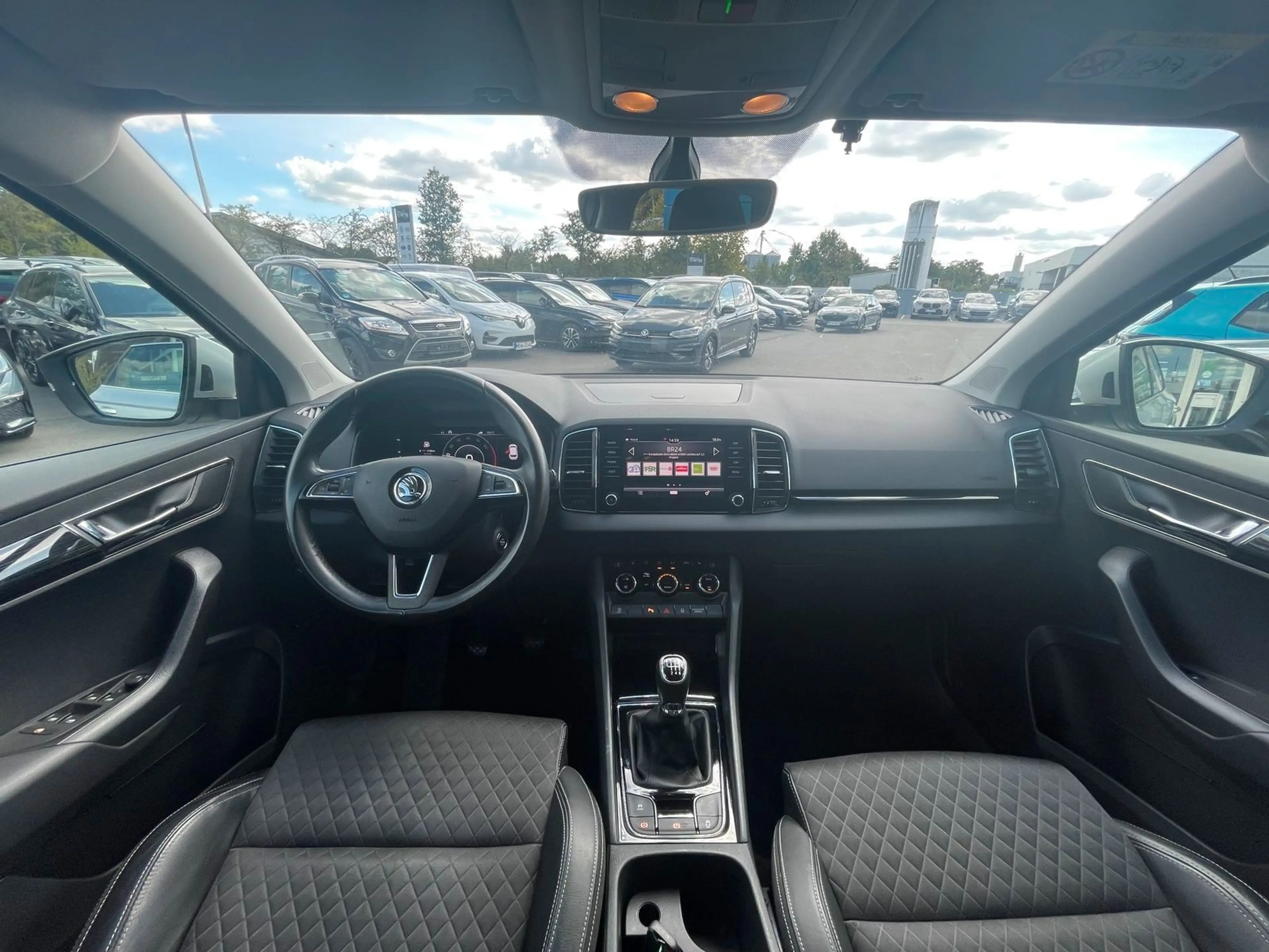 Skoda Karoq Style SHZ+CarPlay+RFK+LED+Tempomat — photo 10