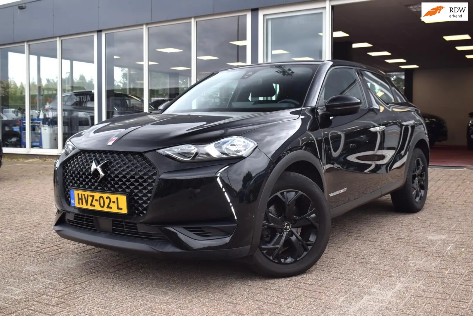 DS Automobiles DS 3 Crossback 1.2 PureTech Grand Chic Performance Line| LED VERL Zwart - 1