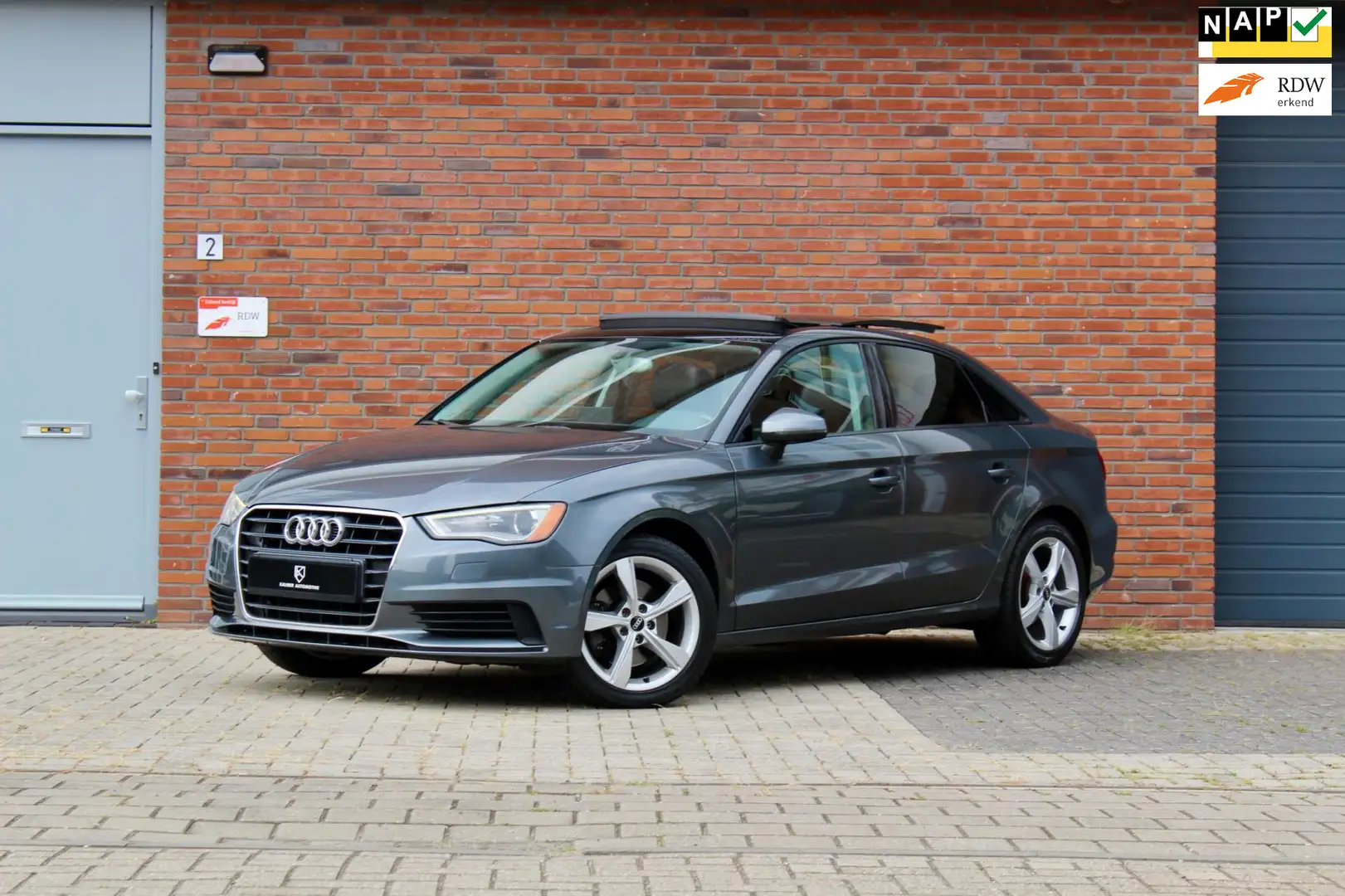 Audi A3 Limousine 1.8 TFSI | PANO | Automaat | Leer Grijs - 1