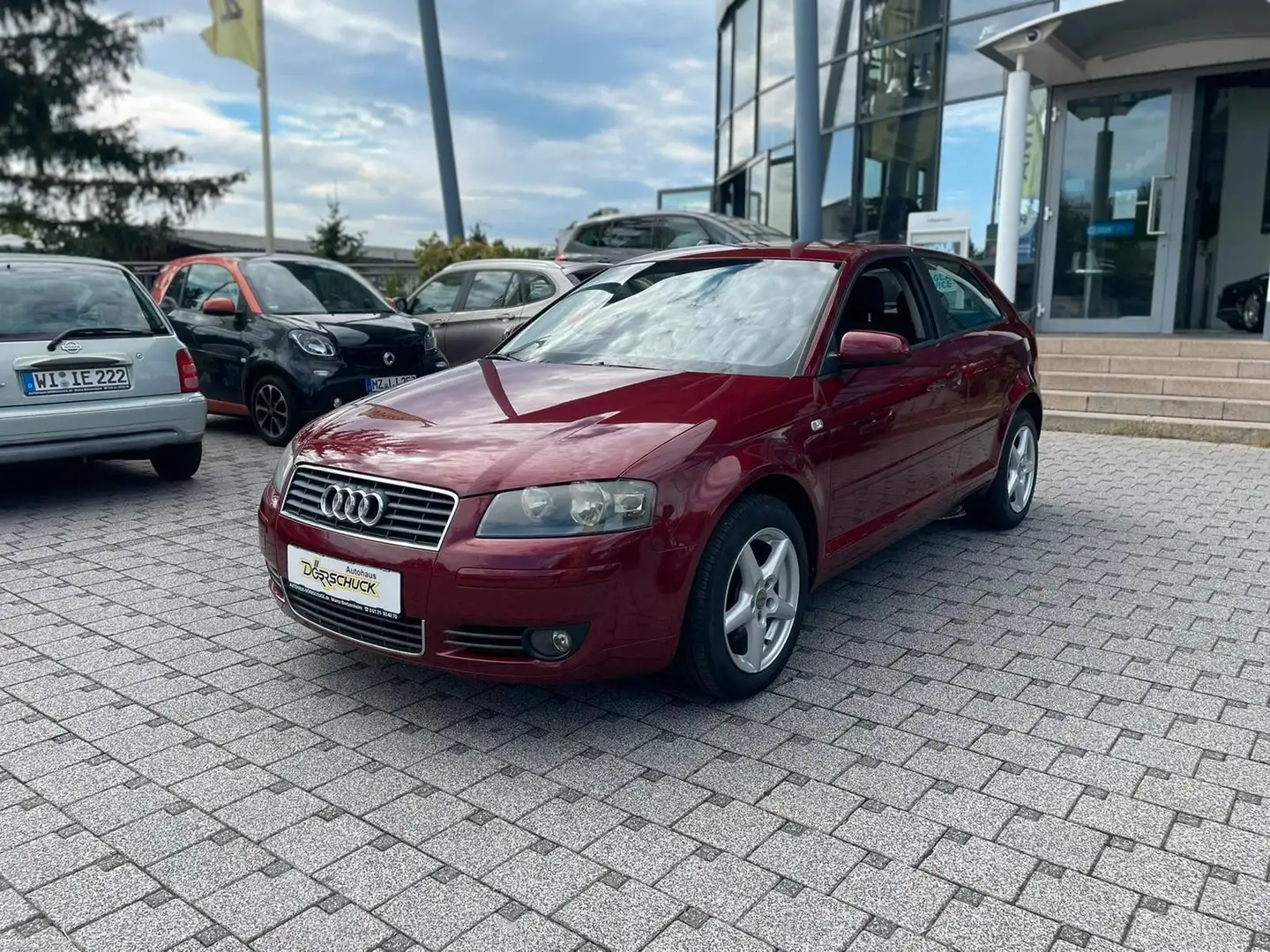 Audi A3 1.6 Attraction Klimaaut. Radio/CD/USB PDC Rouge - 1