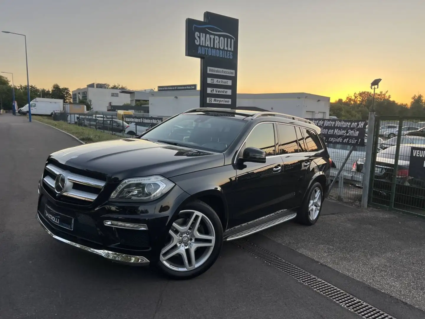 Mercedes-Benz GL 350 350 3.0 CDI 258ch Pack AMG 7Place 4Matic 7G-Tronic %2B BlueTec Toite Pano BoiteAuto Schwarz - 1
