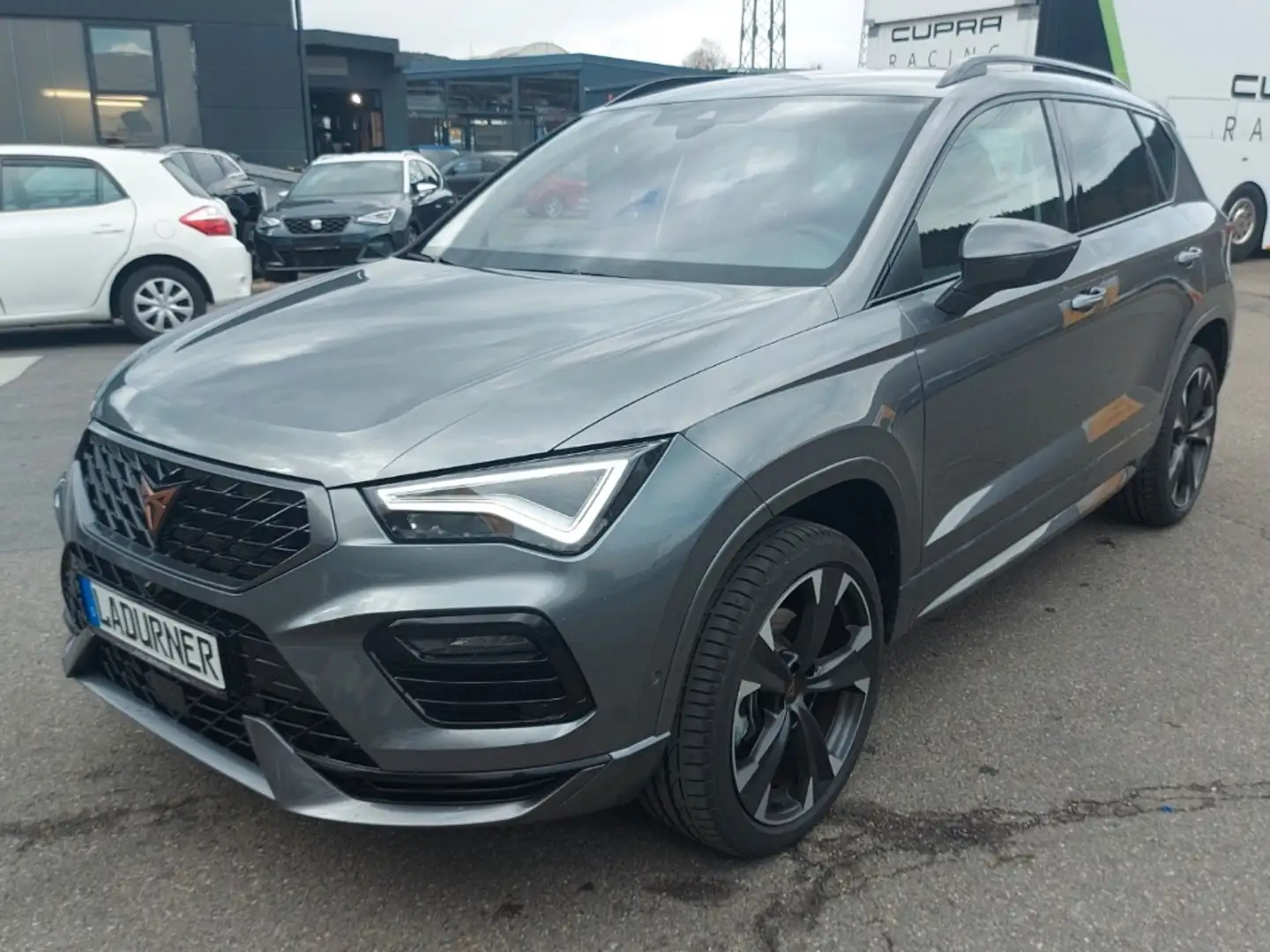 CUPRA Ateca 1.5 TSI DSG Navi AHK LED SHZ ACC Grau - 2