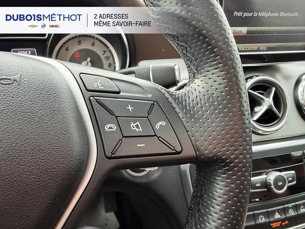 Mercedes-Benz GLA снимка Mercedes-Benz GLA